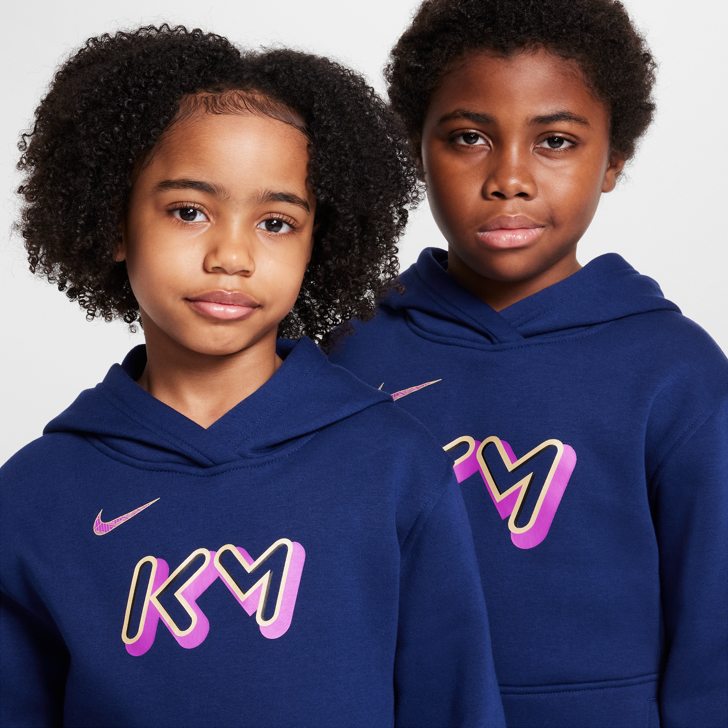 Thumbnail - Kylian Mbappé Club Fleece Fußball-Hoodie (ältere Kinder) - Blau