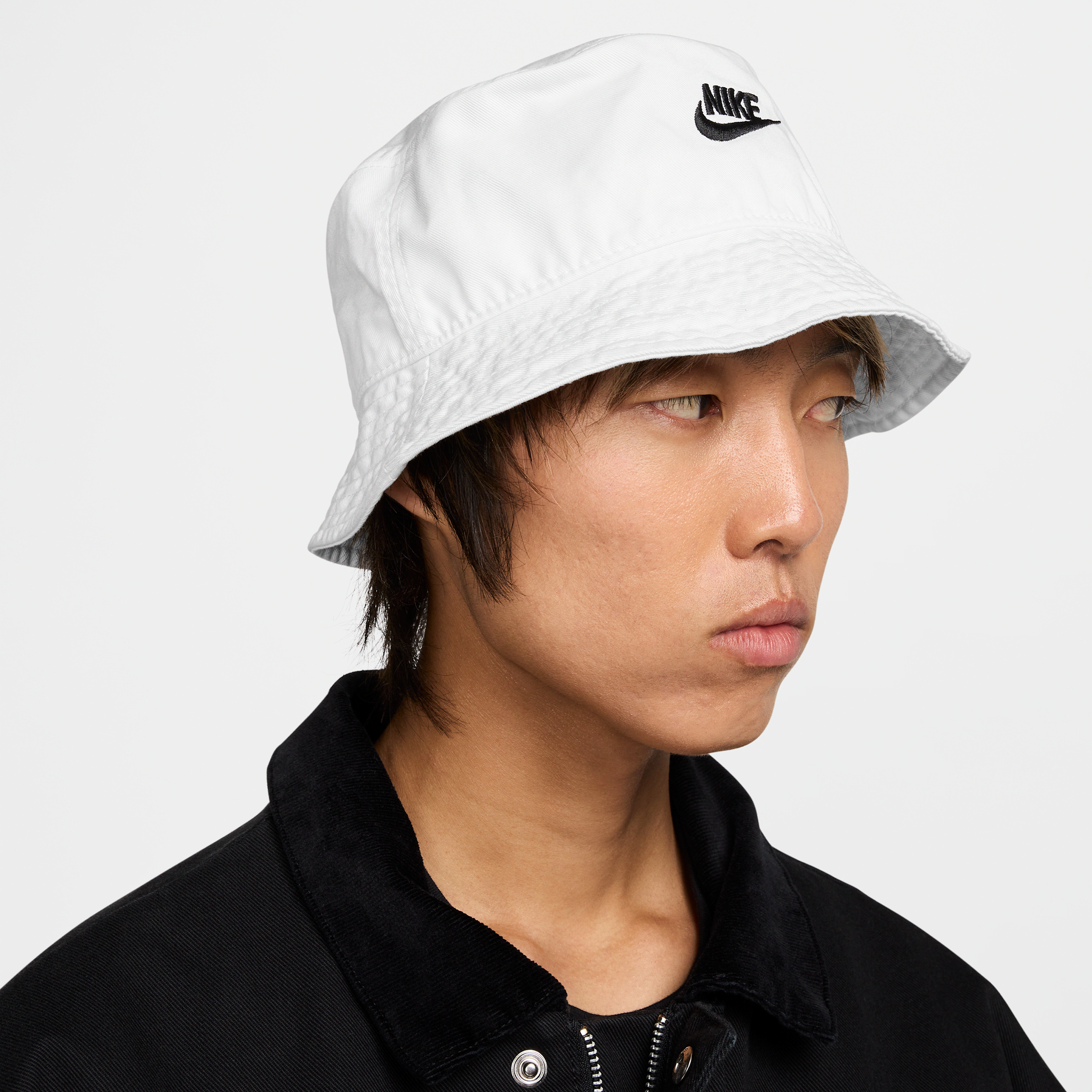 Thumbnail - Nike Apex Futura Bucket Hat im Washed-Look - Weiß