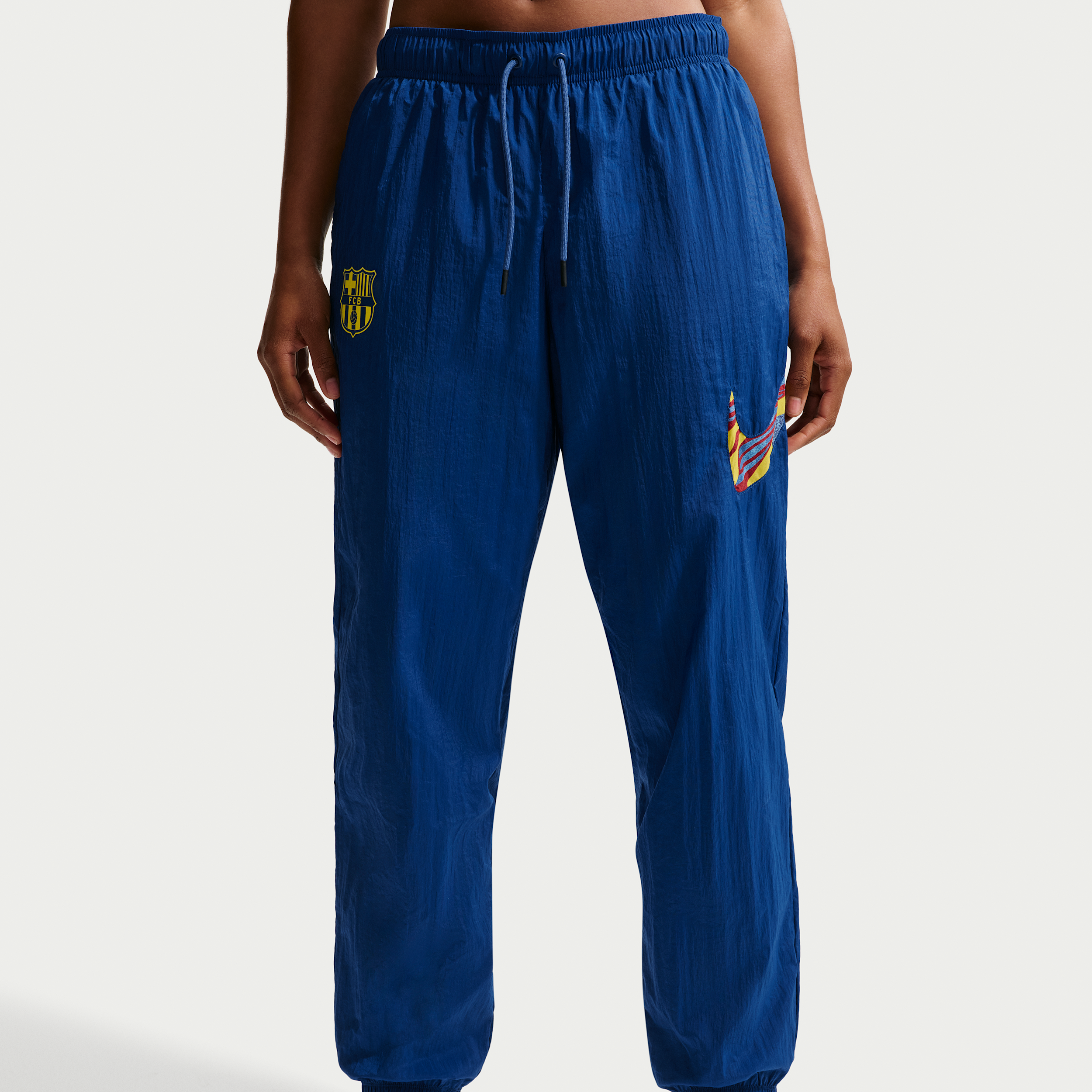 Thumbnail - FC Barcelona Essential Nike Football Hose aus Webmaterial mit mittelhohem Bund (Damen) - Blau