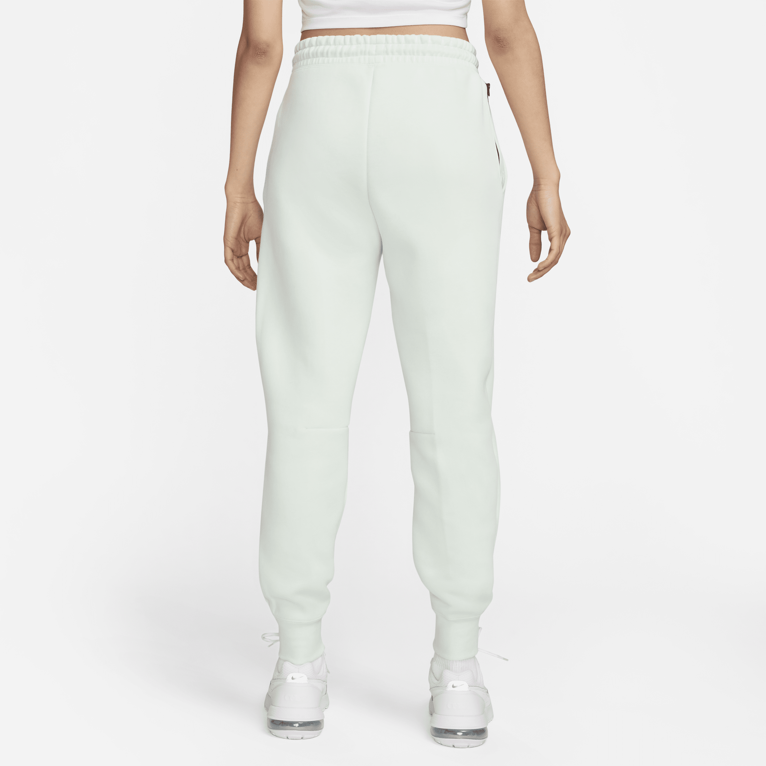 Nike Sportswear Tech Fleece Joggingbroek met halfhoge taille voor dames Groen