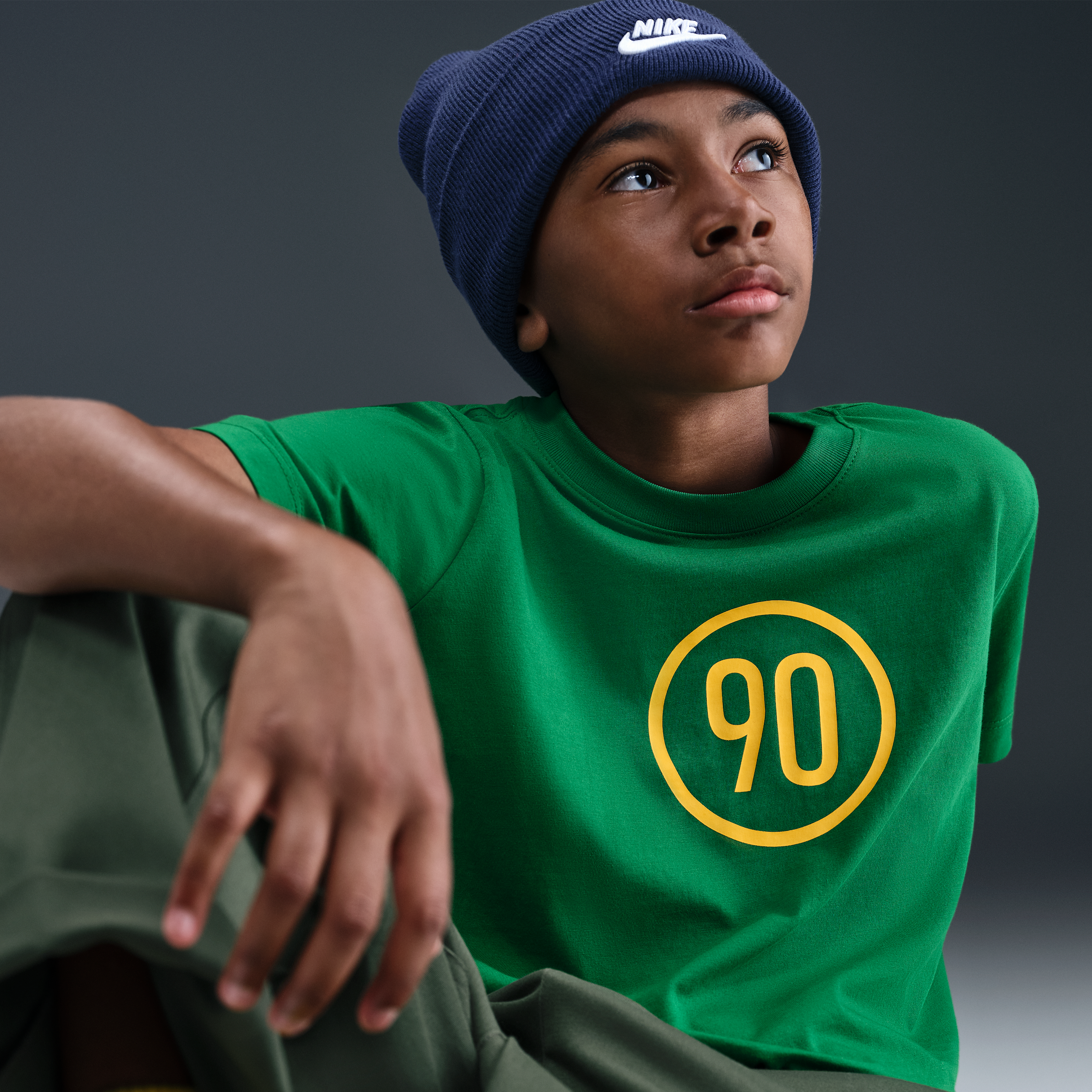 Thumbnail - Nike Sportswear Total 90 T-Shirt (ältere Kinder) - Grün