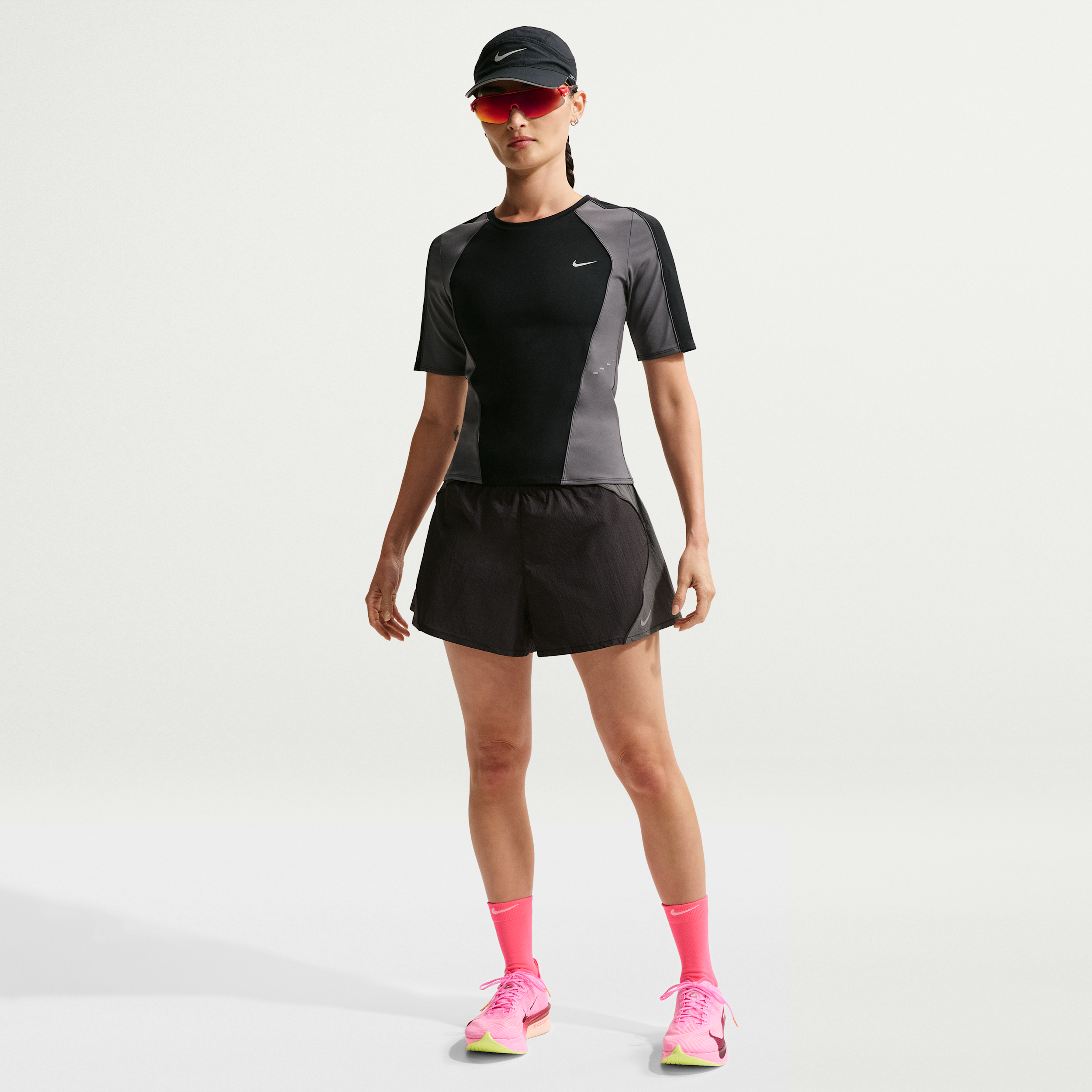 Shorts da running a vita alta con fodera interna Repel Nike Swift – Donna - Nero