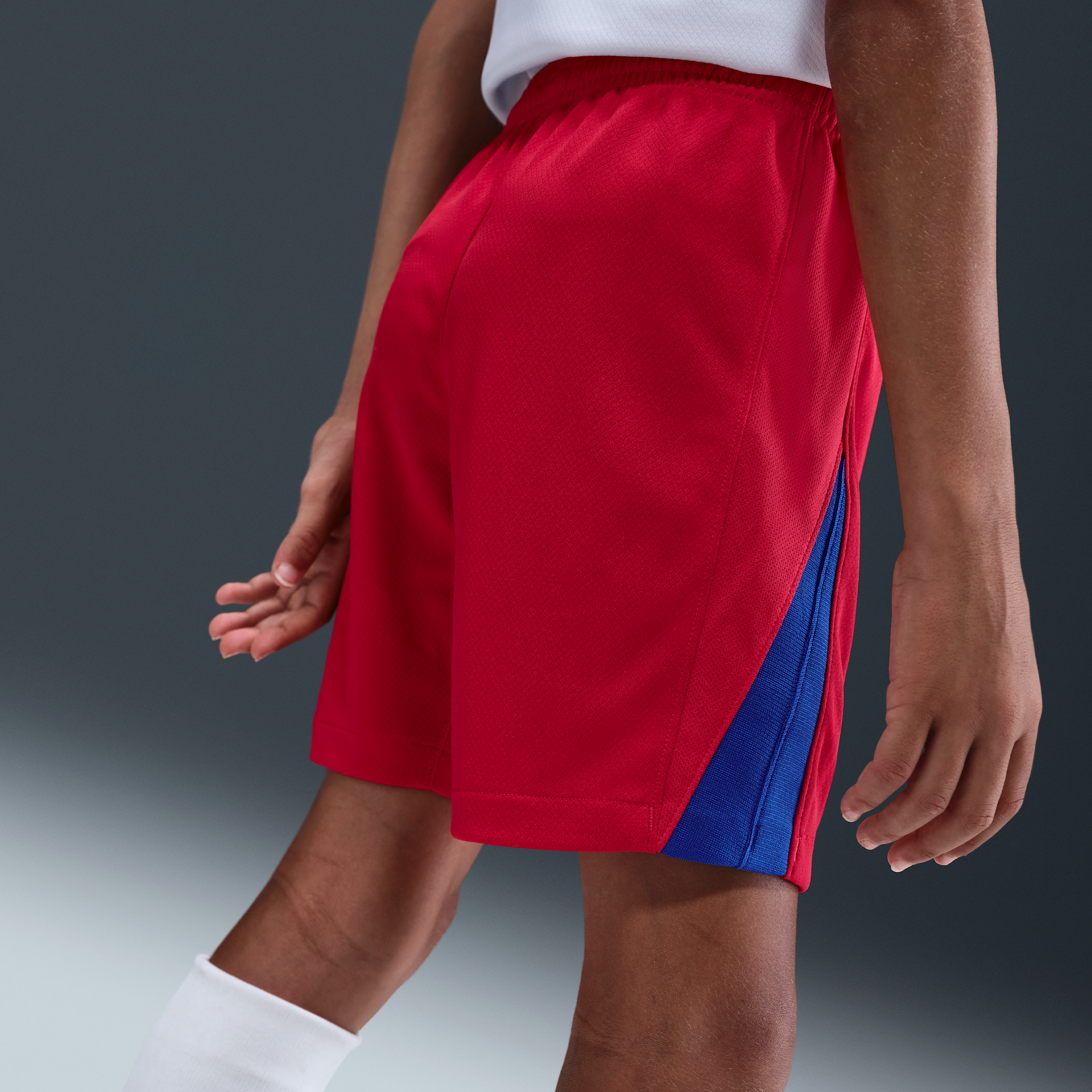 Thumbnail - PSG 2025/26 Stadium Third Total 90 Replika-Fußballshorts mit Nike Dri-FIT-Technologie (ältere Kinder) - Rot