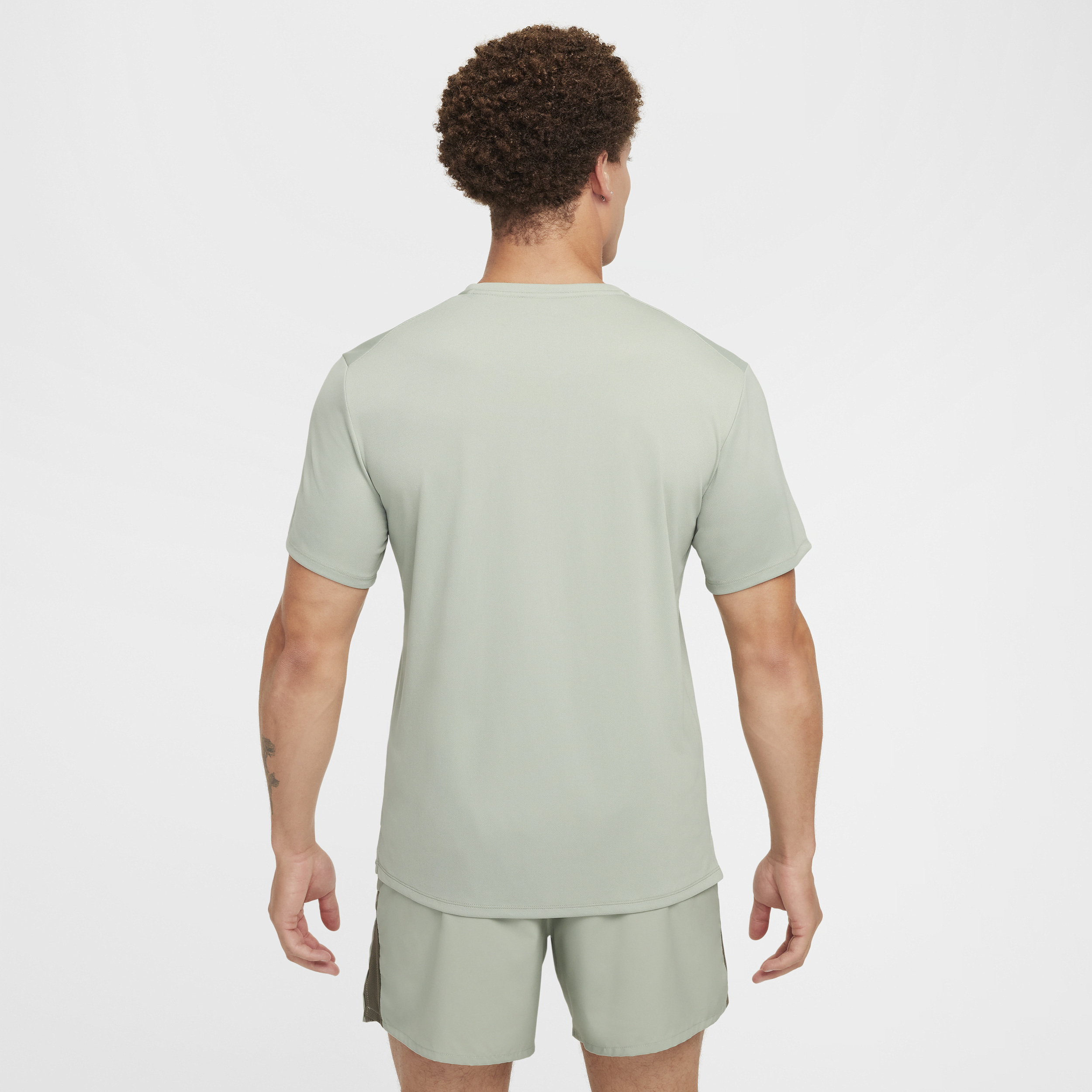 Haut de running à manches courtes Dri-FIT UV Nike Miler pour homme - Vert