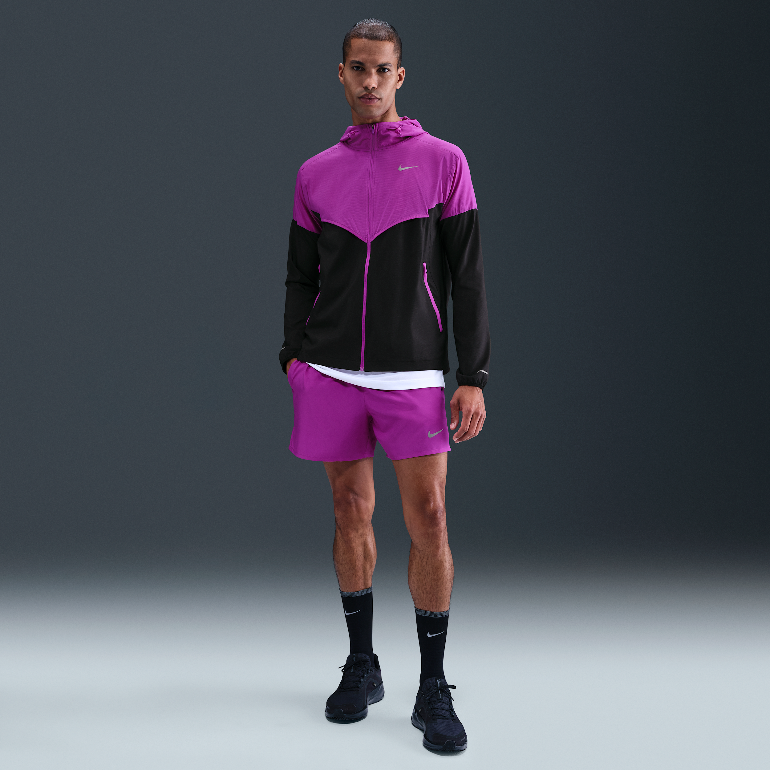Thumbnail - Nike Challenger vielseitige 2-in-1-Shorts mit Dri-FIT-Technologie (Herren, ca. 13 cm) - Lila