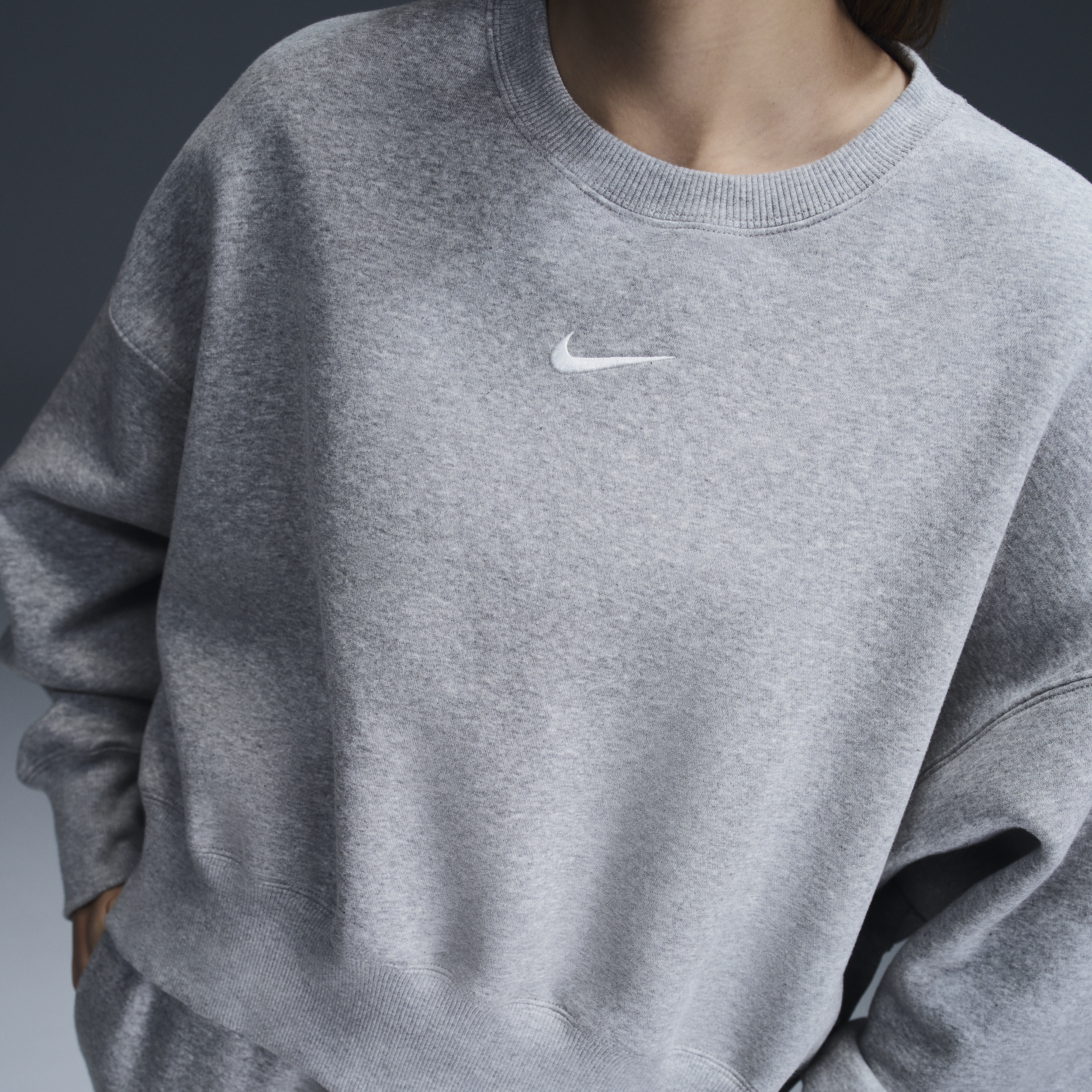 Sweat ultra-oversize à col ras-du-cou Nike Sportswear Phoenix Fleece pour femme - Gris