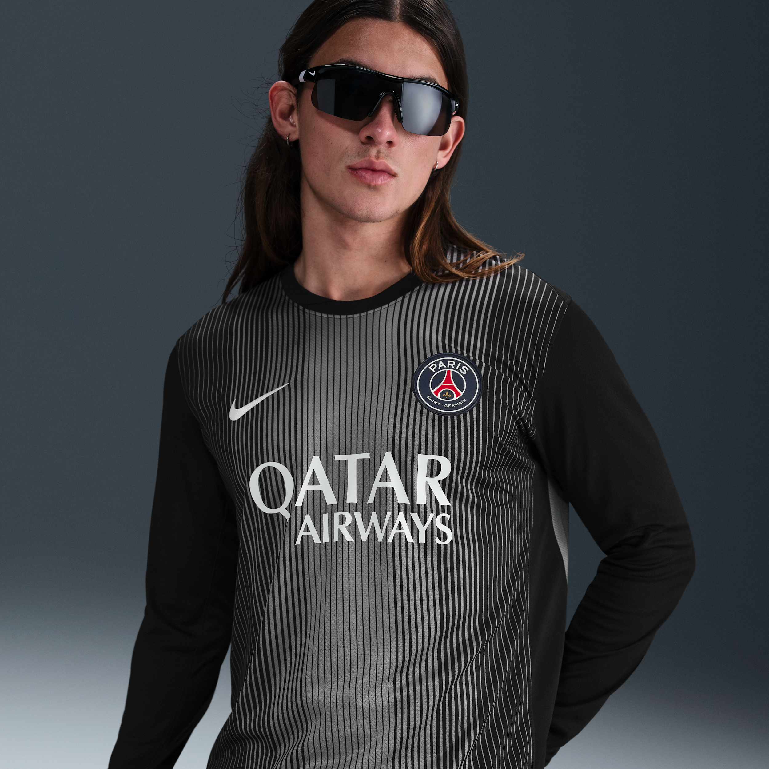 Paris Saint-Germain 2025/26 Stadium Goalkeeper Men's Nike Dri-FIT Football Replica Long-Sleeve Shirt - Black - Polyester
