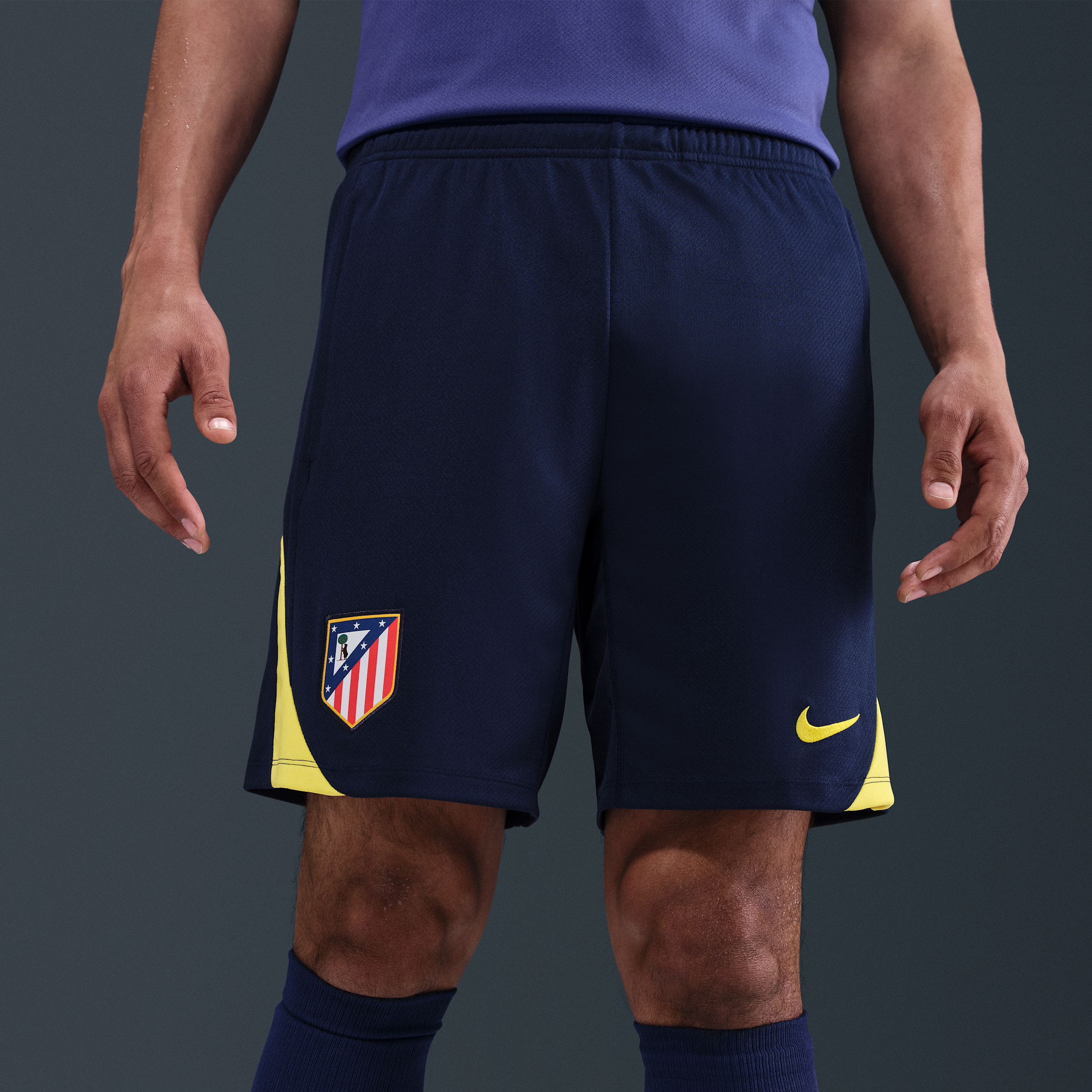 Thumbnail - Atlético Madrid Strike Nike Dri-FIT Fußballshorts aus Strickmaterial (Herren) - Blau