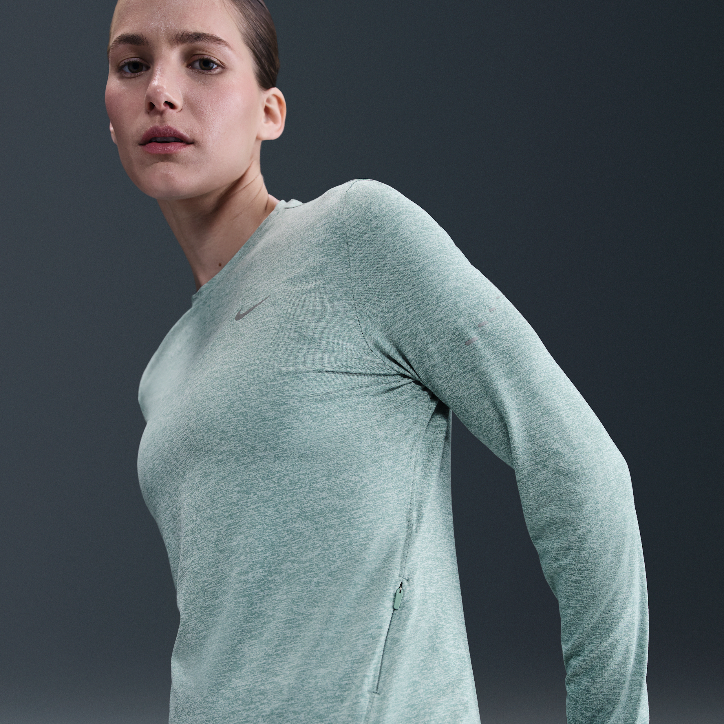 Thumbnail - Nike Swift UV Lauf-Longsleeve mit Rundhalsausschnitt und Dri-FIT-Technologie (Damen) - Grün