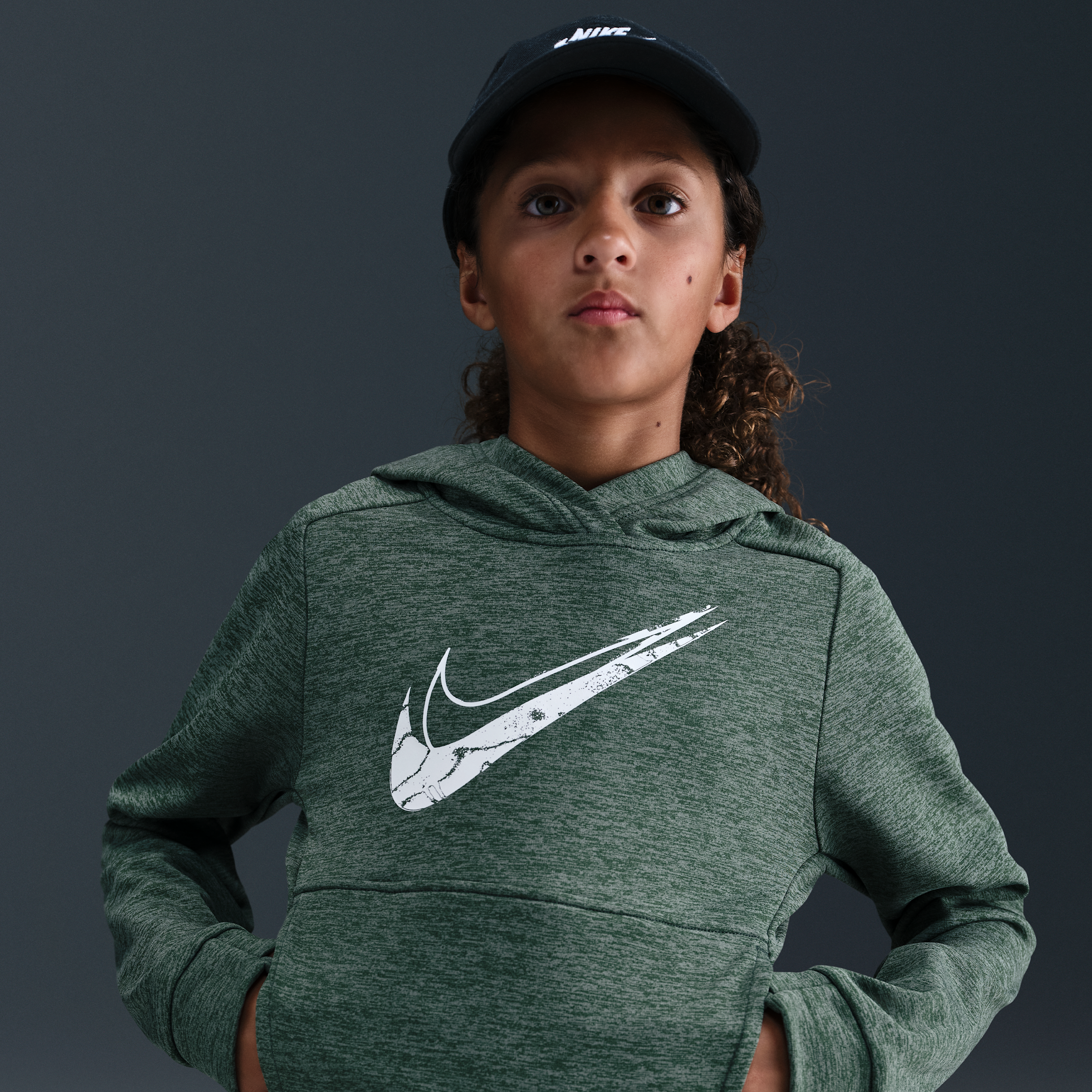 Thumbnail - Nike Multi Stain Repel Therma-FIT Hoodie (ältere Kinder) - Grün