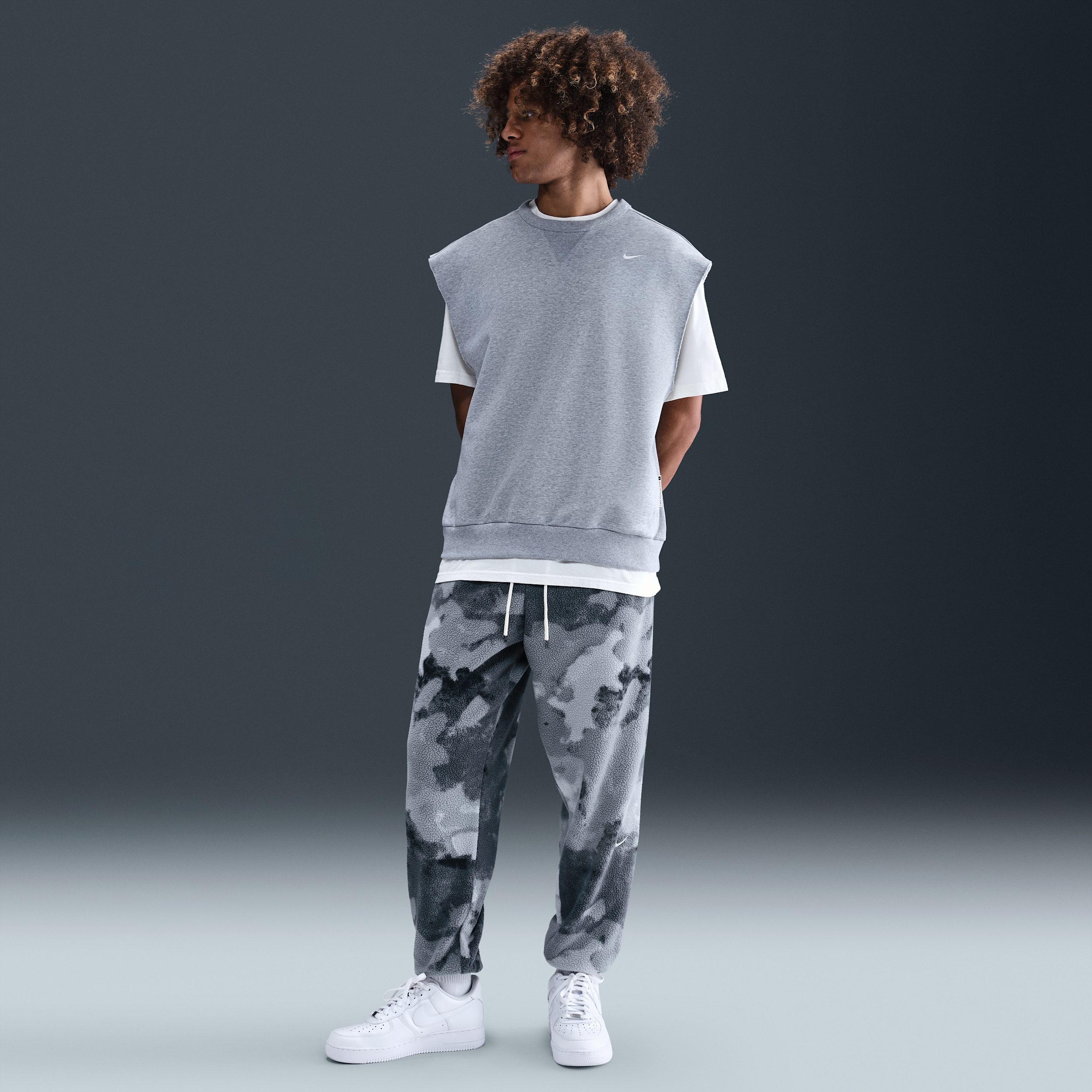 Thumbnail - Nike Therma-FIT Sherpa Basketballhose (Herren) - Grau