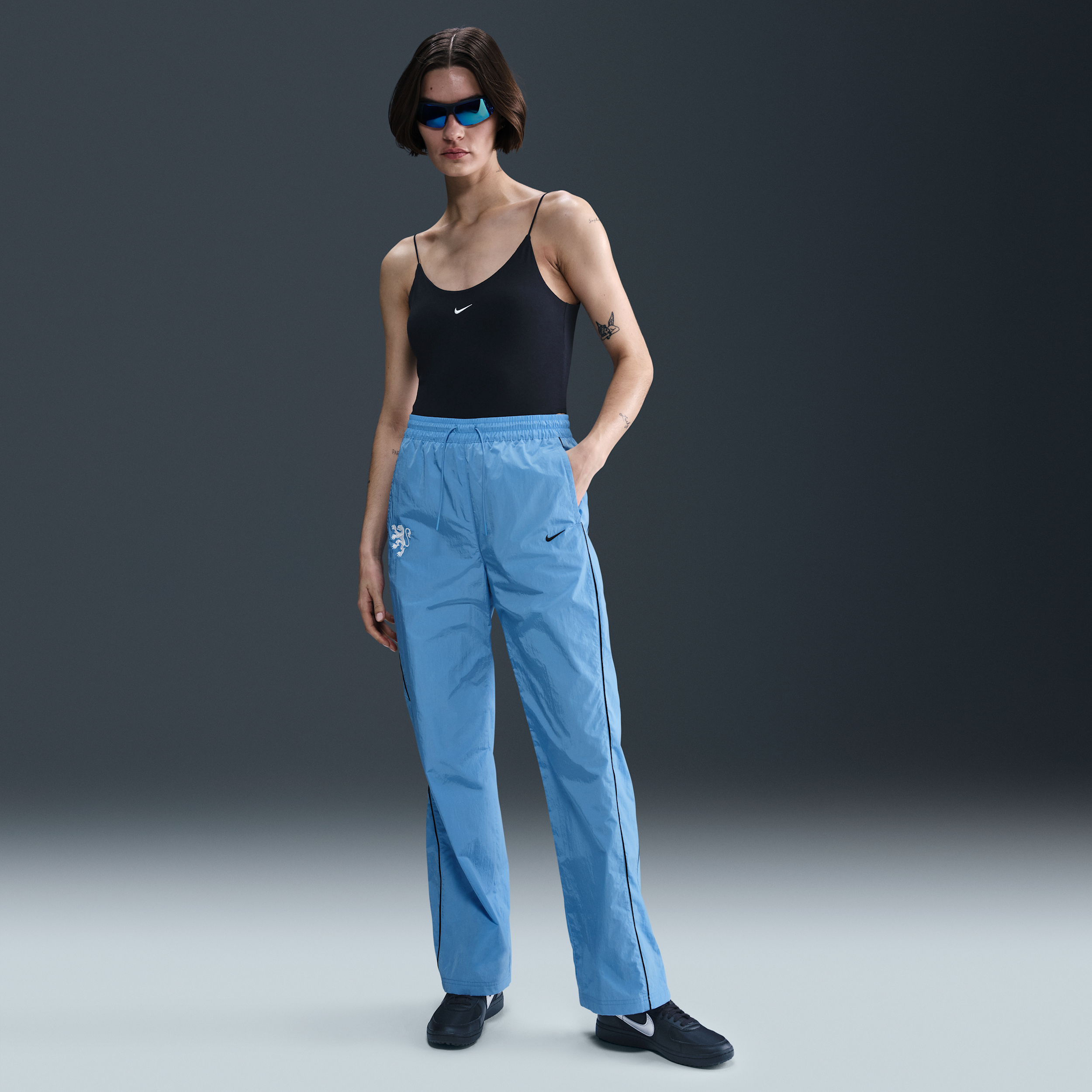 Netherlands Windrunner Womens Nike Football High-Waisted Woven Pants - Blue - Nylon