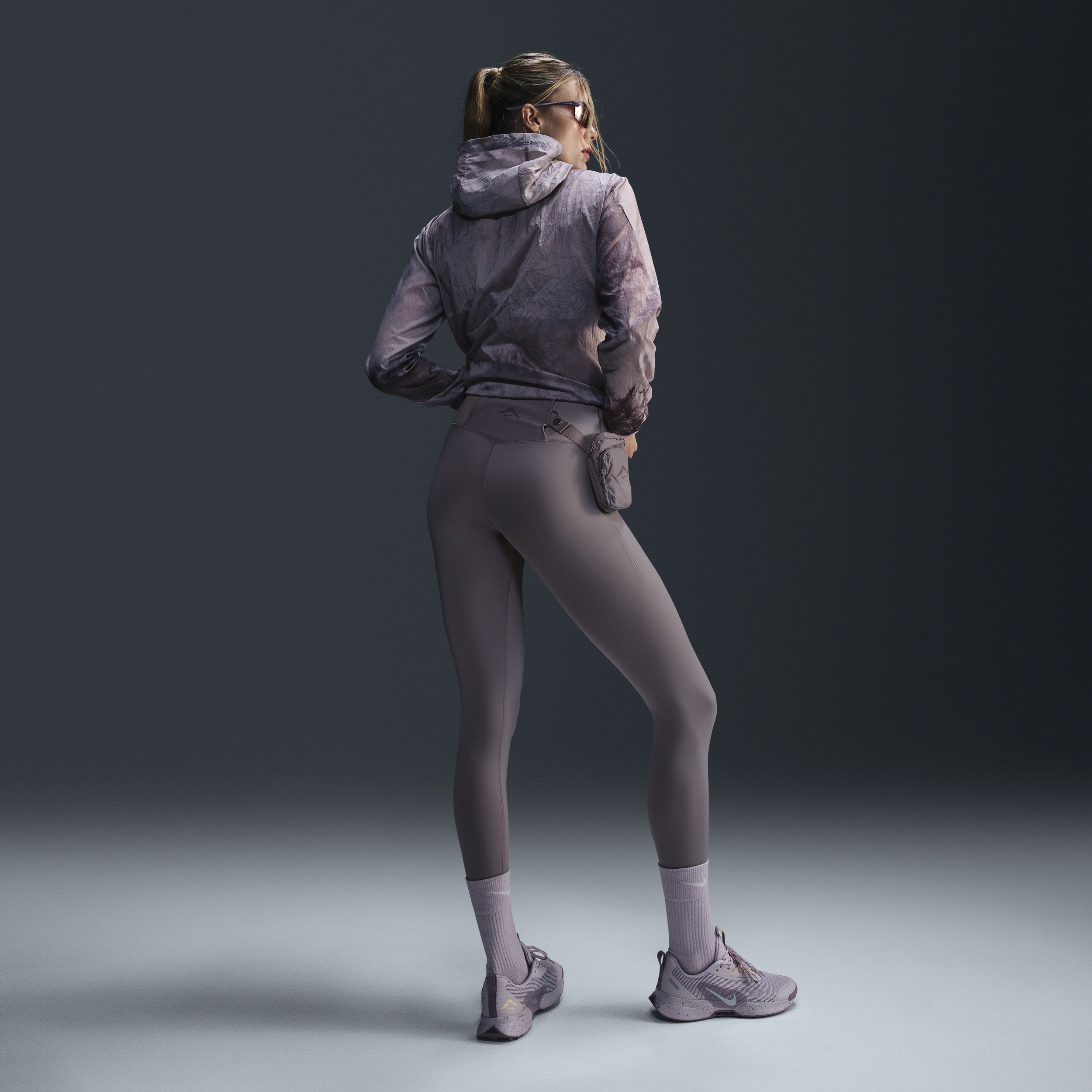 Legging 7/8 à taille haute et maintien supérieur avec poches Nike Trail Go pour femme - Gris