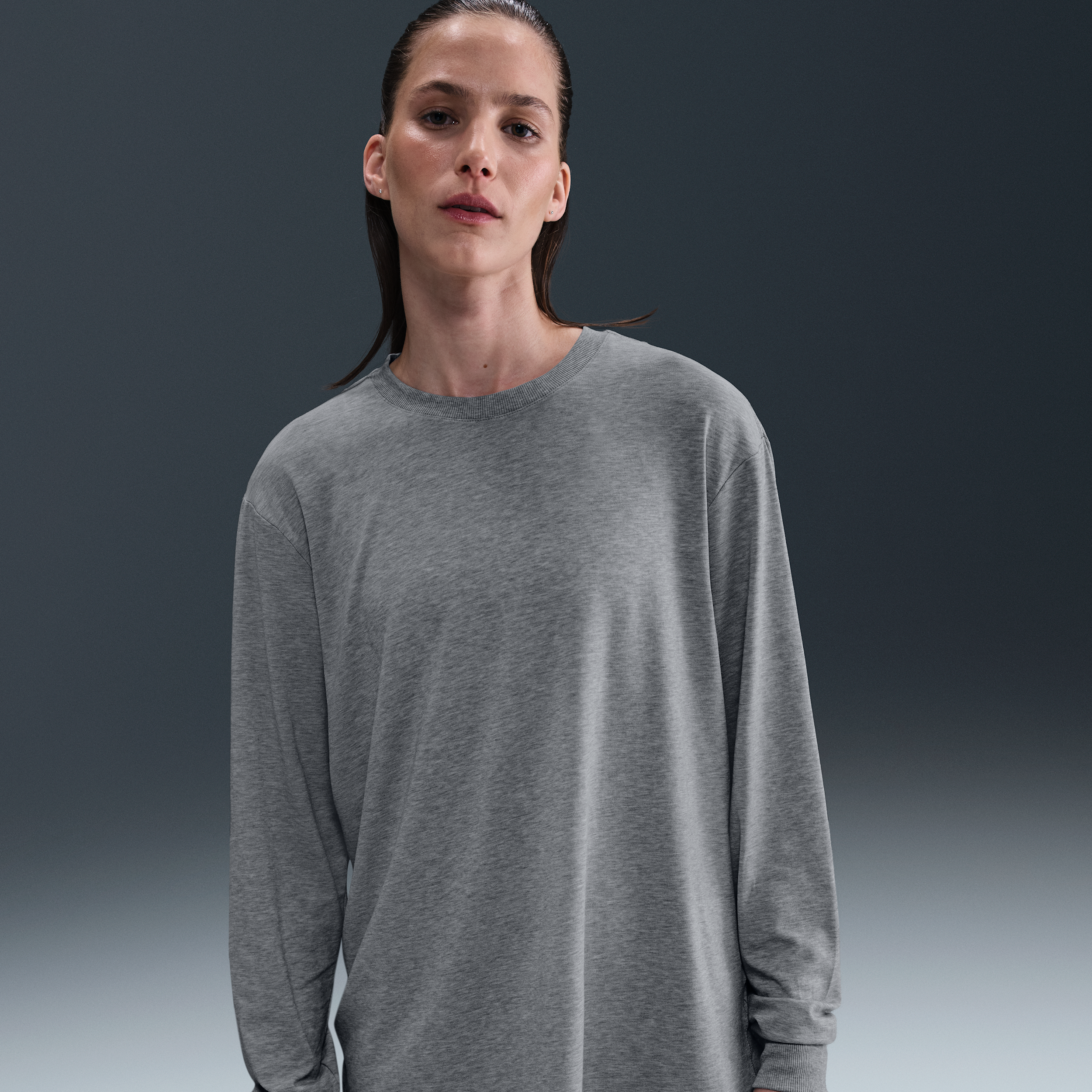 Thumbnail - Nike One Relaxed Dri-FIT-Longsleeve für Damen - Grau