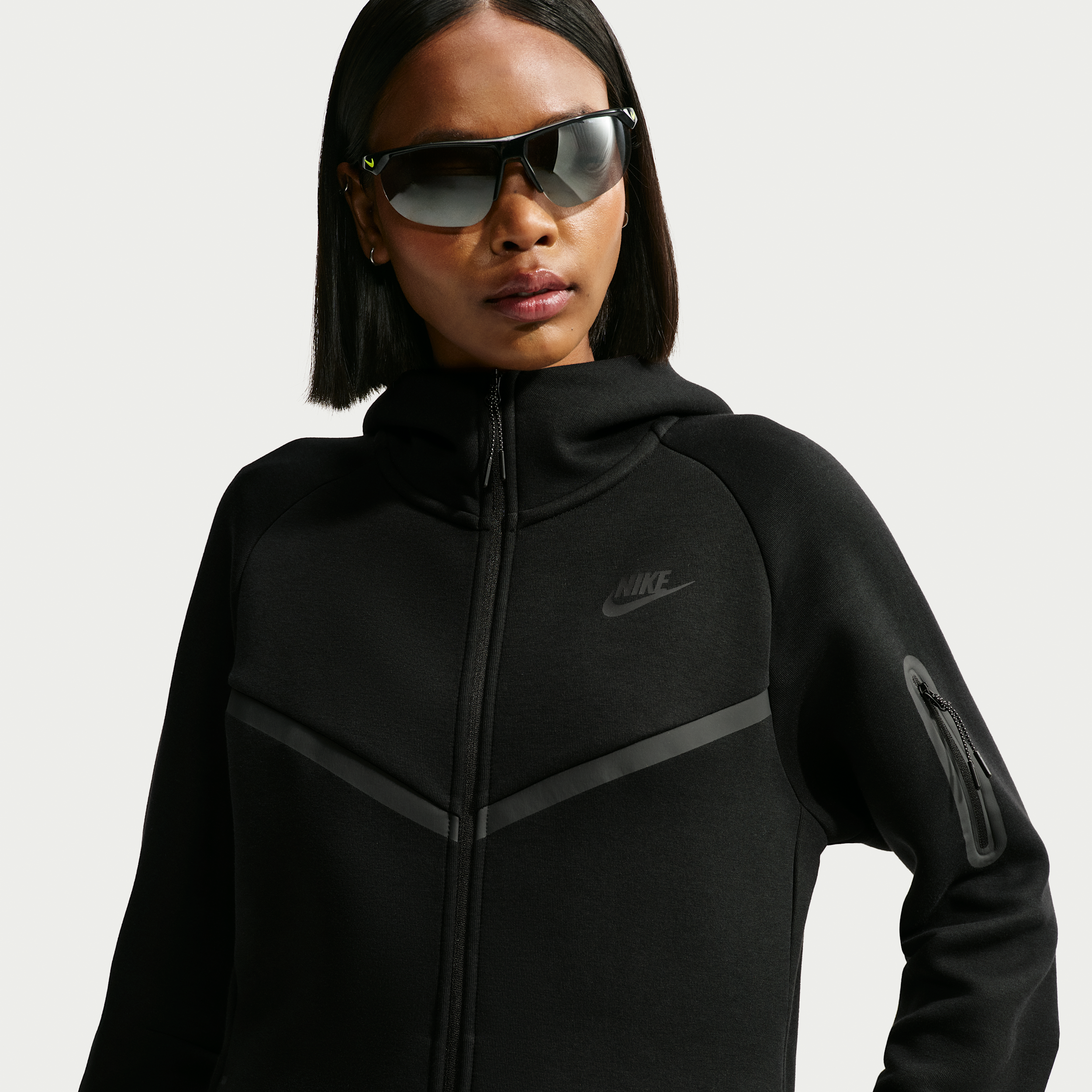 Nike Tech Fleece Windrunner-hættetrøje med lynlås til kvinder - sort