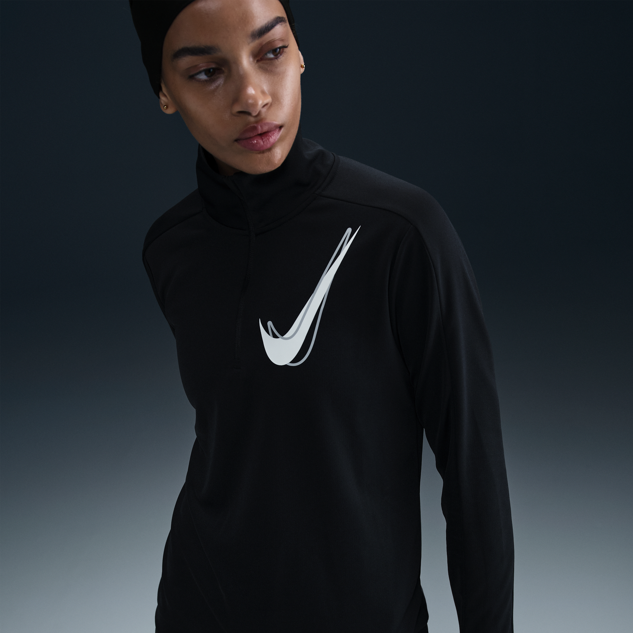 Nike Swoosh Dri-FIT hardlooptussenlaag met halflange rits voor dames - Zwart