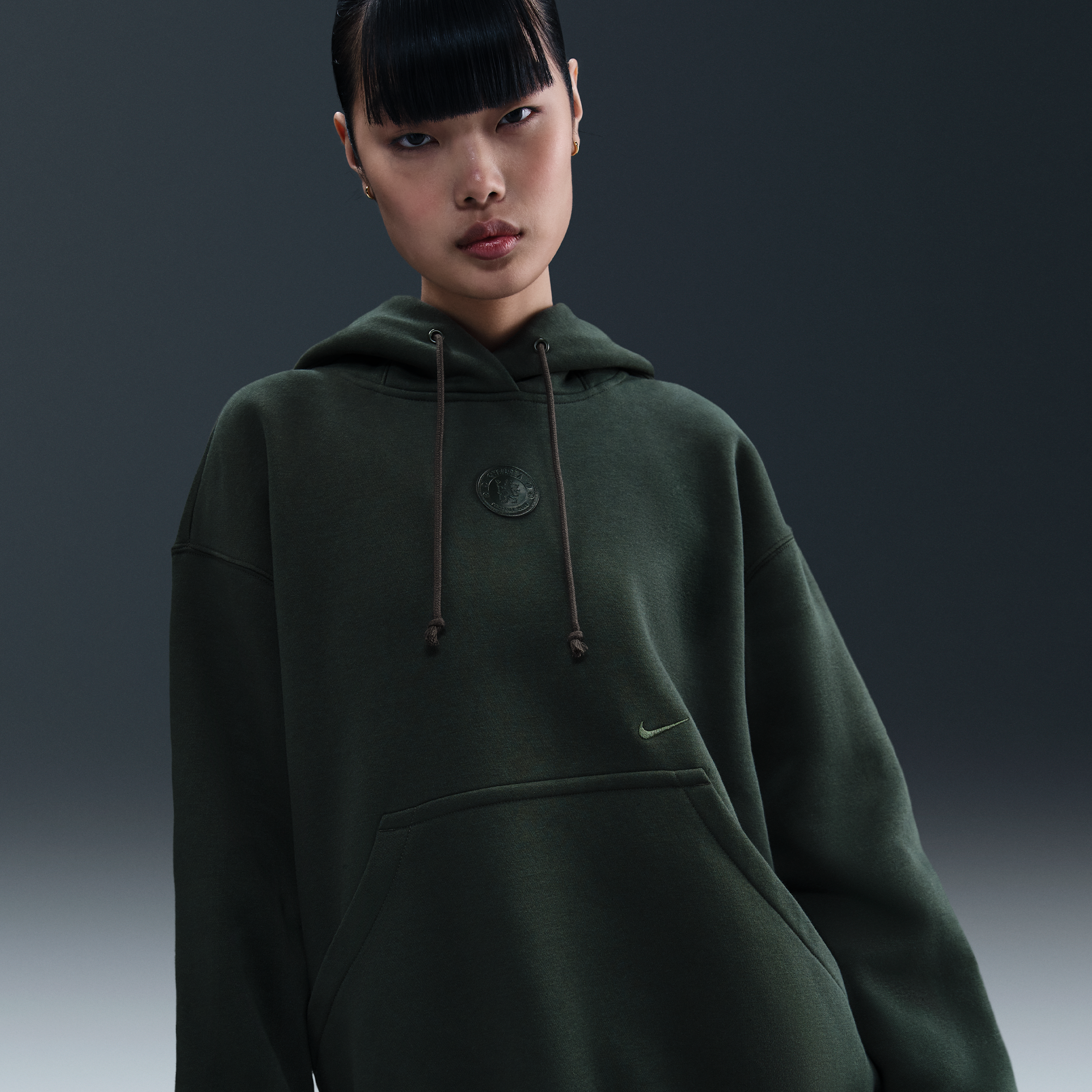 Chelsea F.C. Phoenix Fleece Womens Nike Football Oversized Pullover Hoodie - Green - Fleece