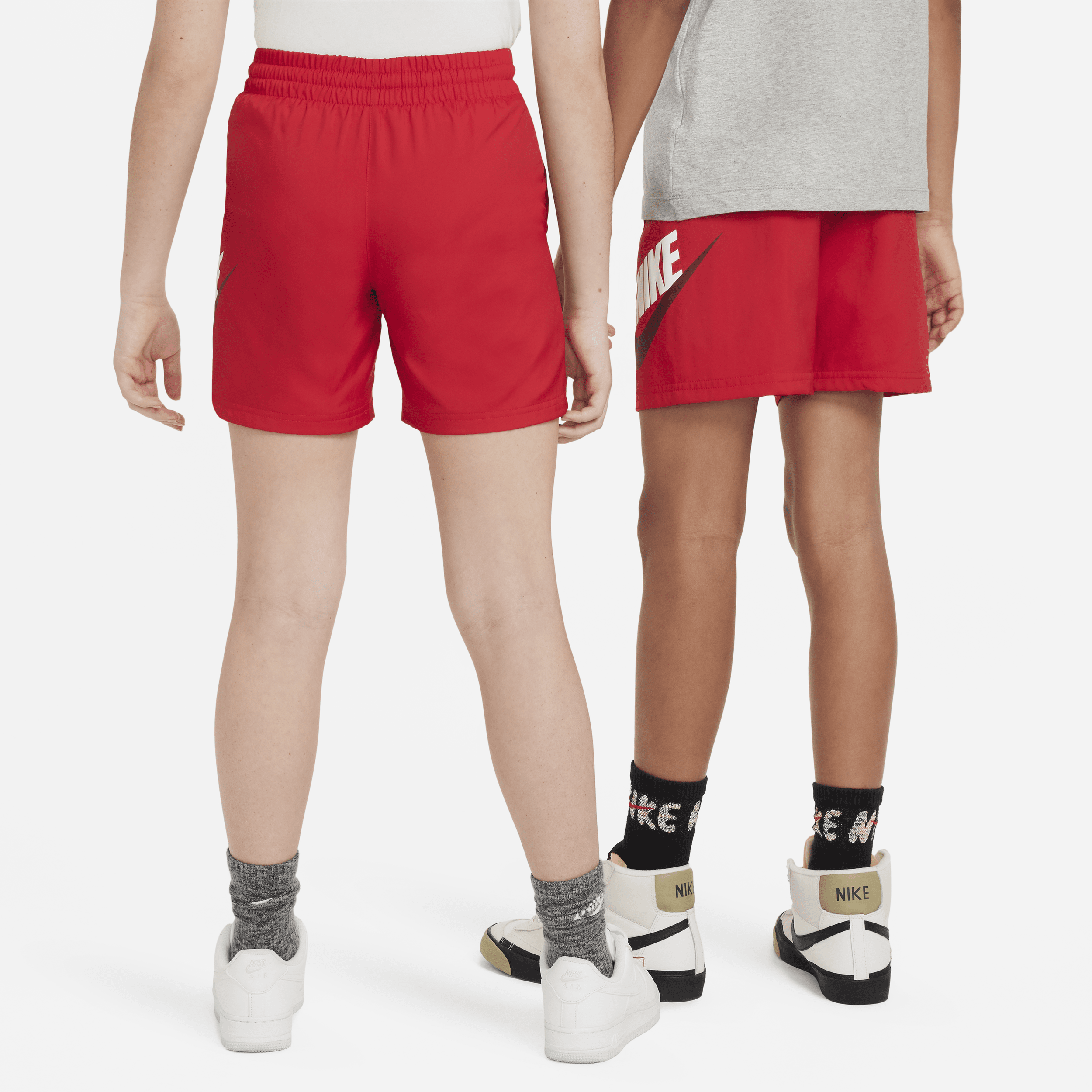 Nike Sportswear geweven kindershorts Rood