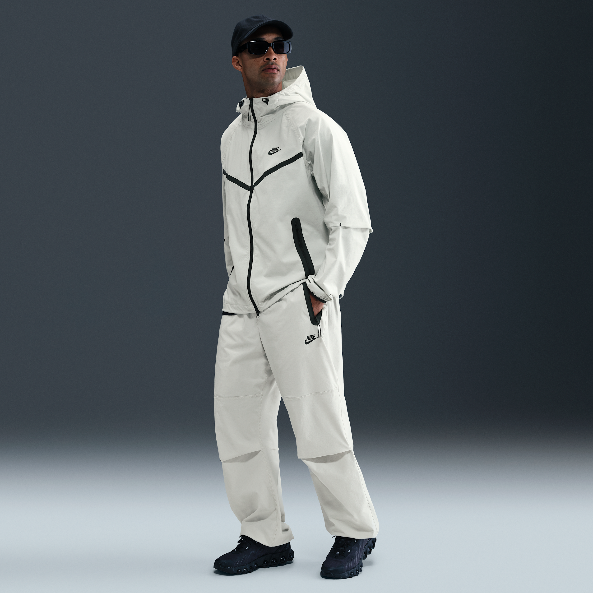 Thumbnail - Nike Tech Oversize-Webhose (Herren) - Grau