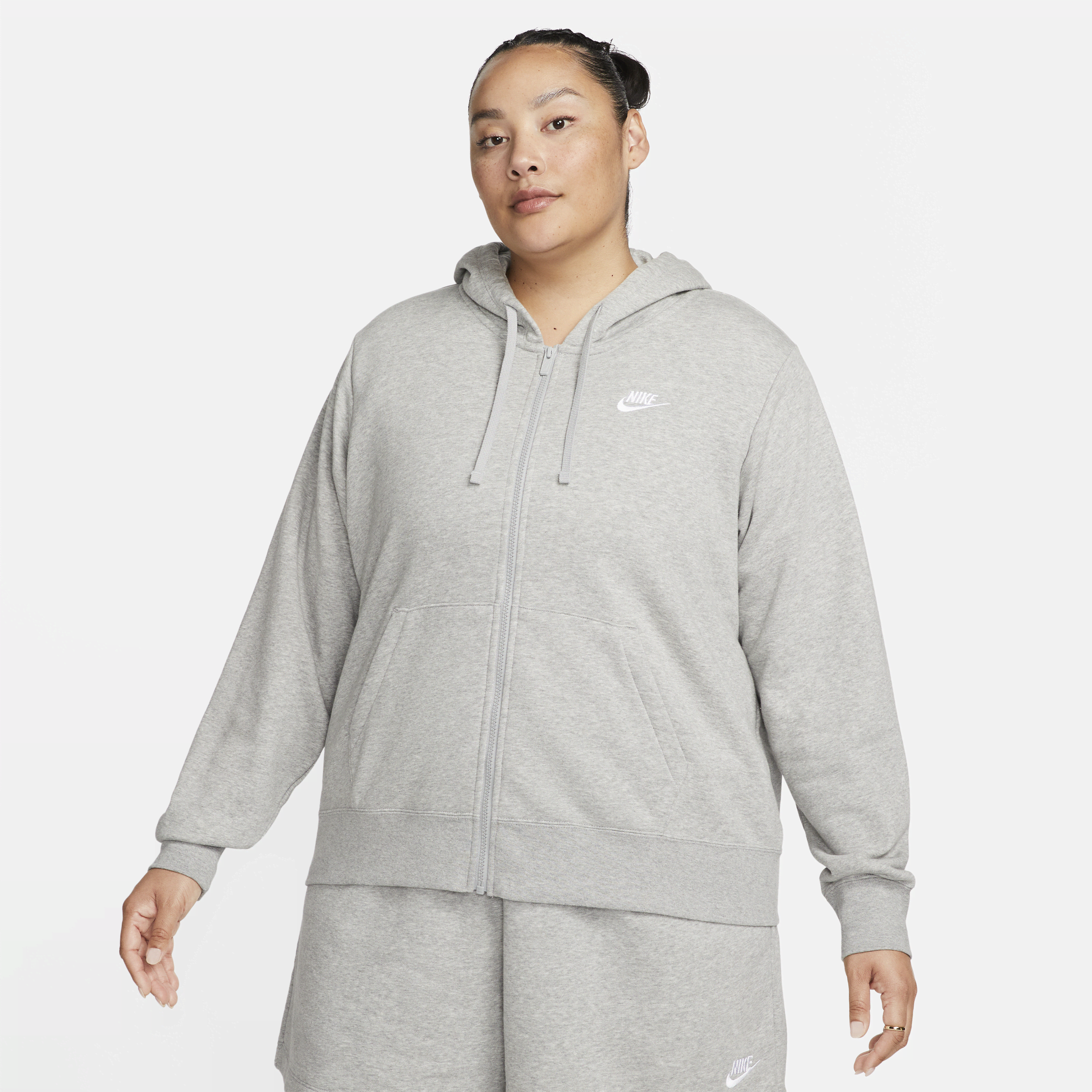 Damska bluza z kapturem i zamkiem na całej długości Nike Sportswear Club Fleece (duże rozmiary) - Szary