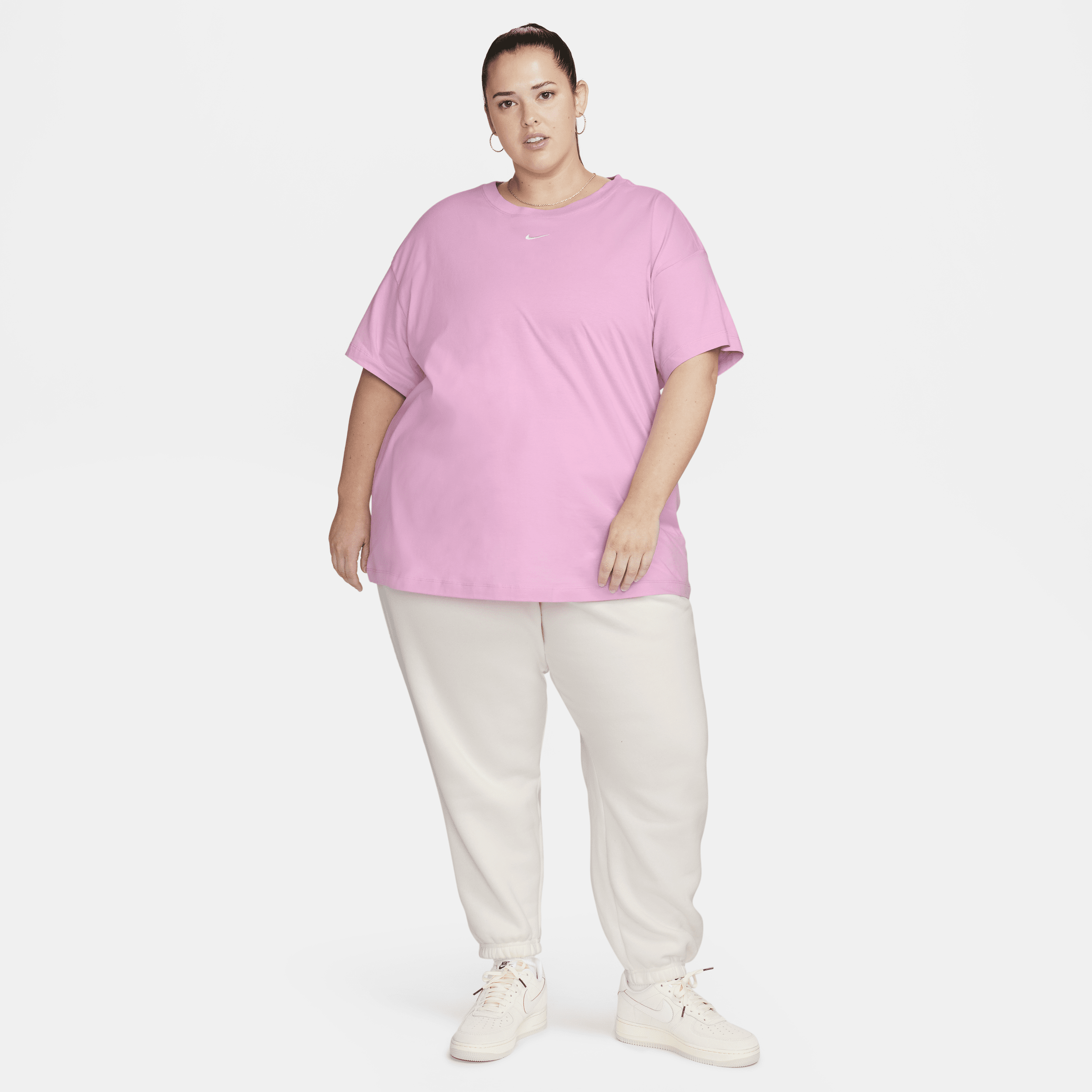 Nike Sportswear Essential T-shirt voor dames (Plus Size) Roze