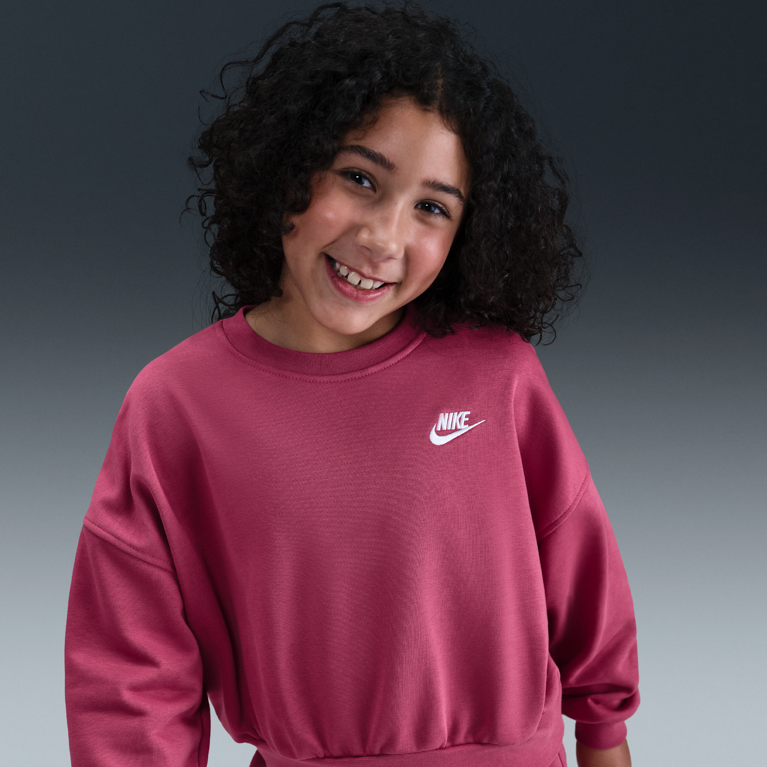 Nike Club Fleece Older Kids' Boxy Sweatshirt - Purple - Fleece