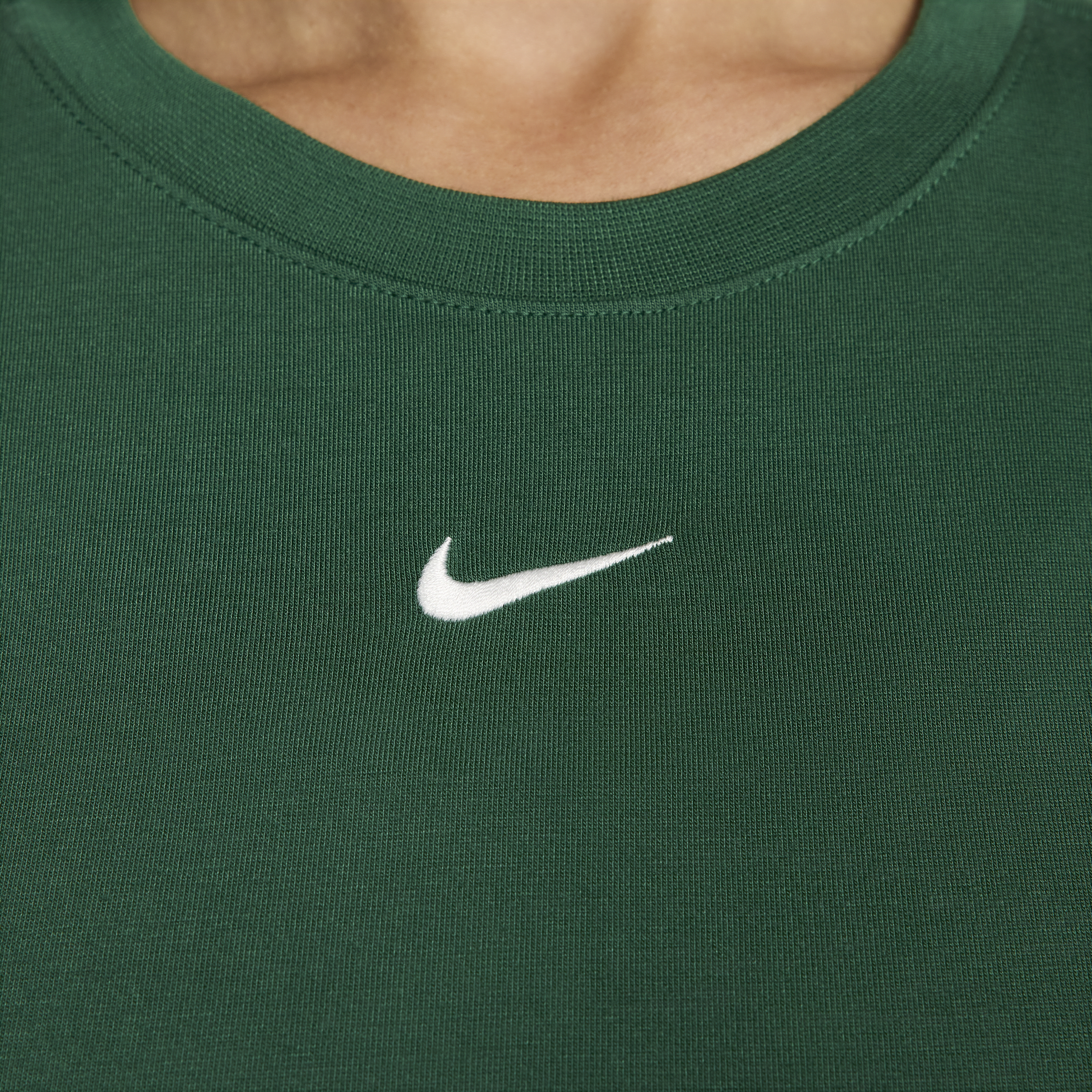 T-shirt slim court Nike Sportswear Essential pour femme - Vert