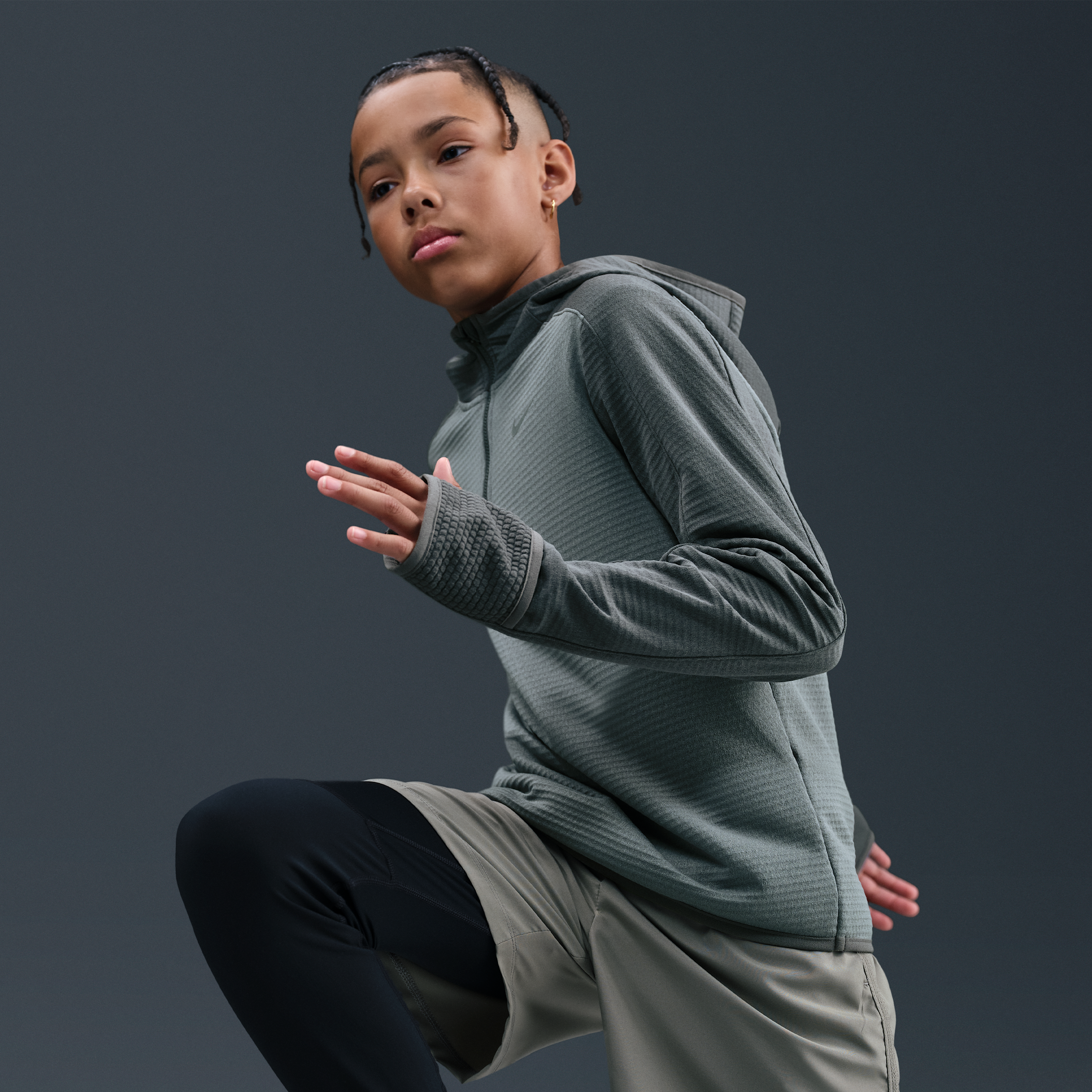 Thumbnail - Nike Therma-FIT-Oberteil mit Viertelreißverschluss (ältere Kinder) - Grau