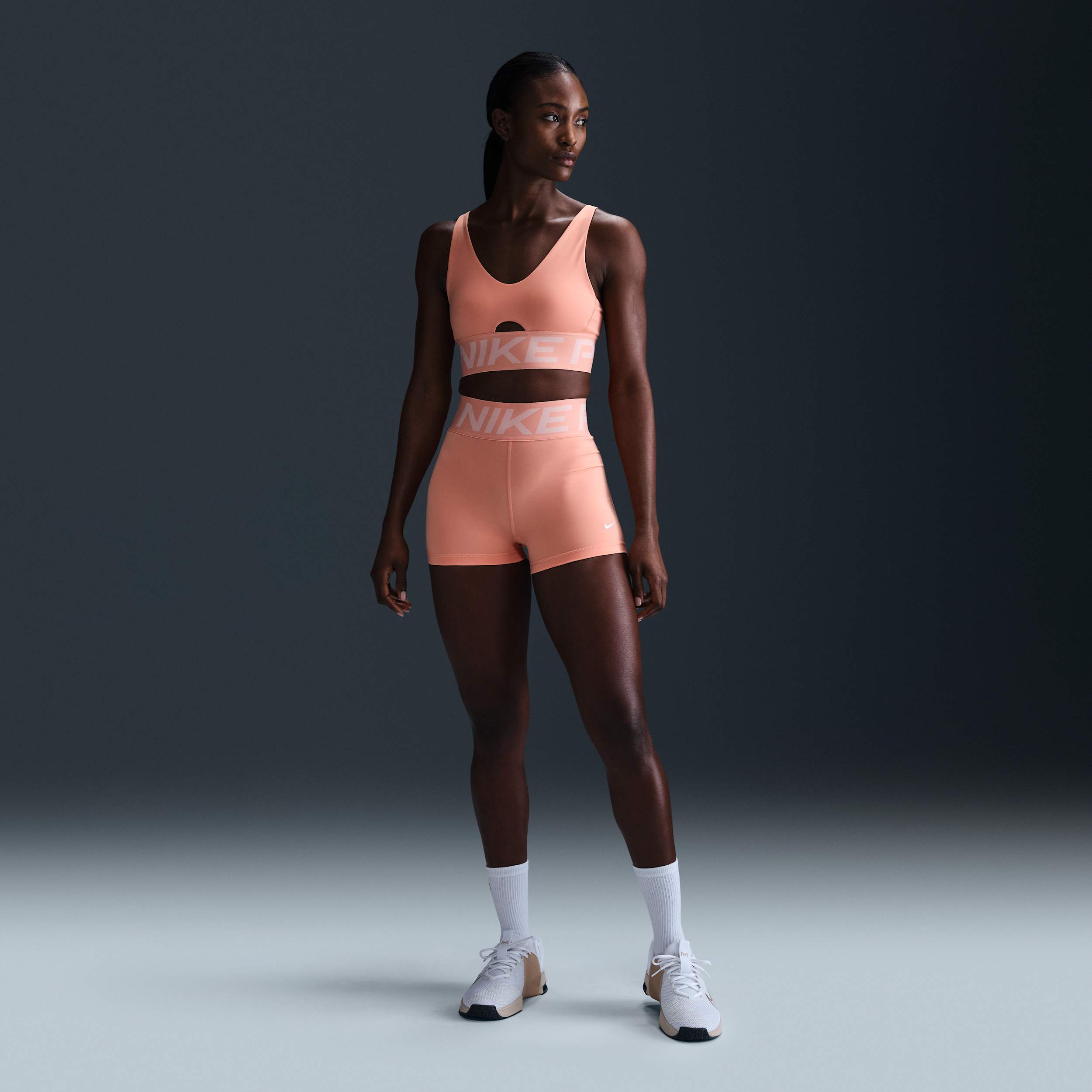 Thumbnail - Nike Pro Sculpt Bike-Shorts (ca. 8 cm) mit hohem Taillenbund (Damen) - Orange