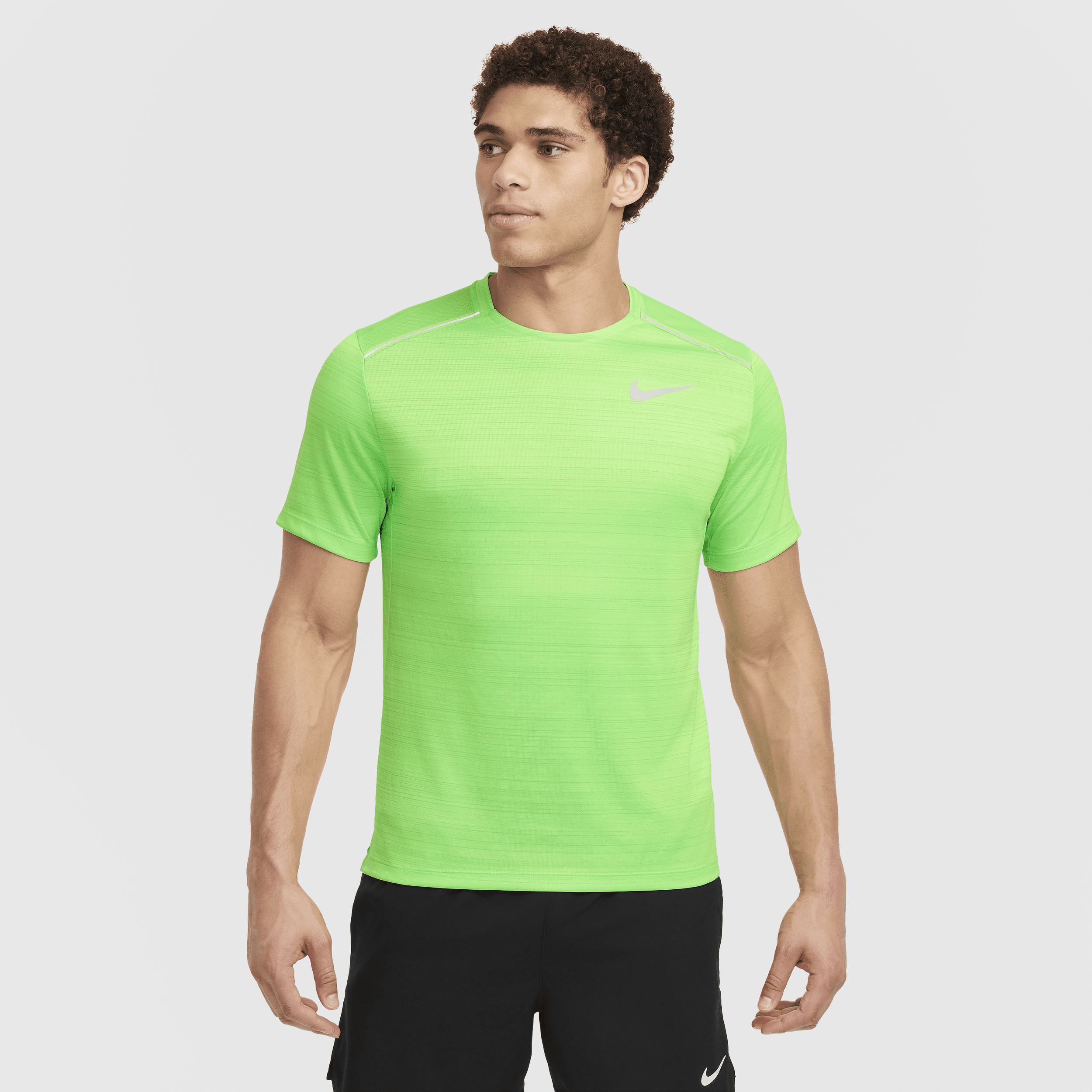 Nike Miler Hardlooptop met korte mouwen voor heren - Groen