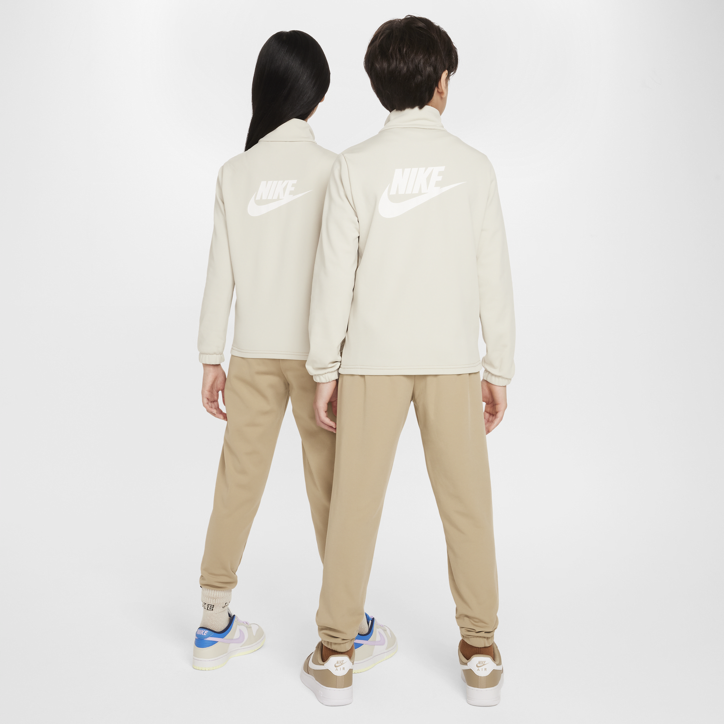 Thumbnail - Nike Sportswear Trainingsanzug für ältere Kinder - Grau
