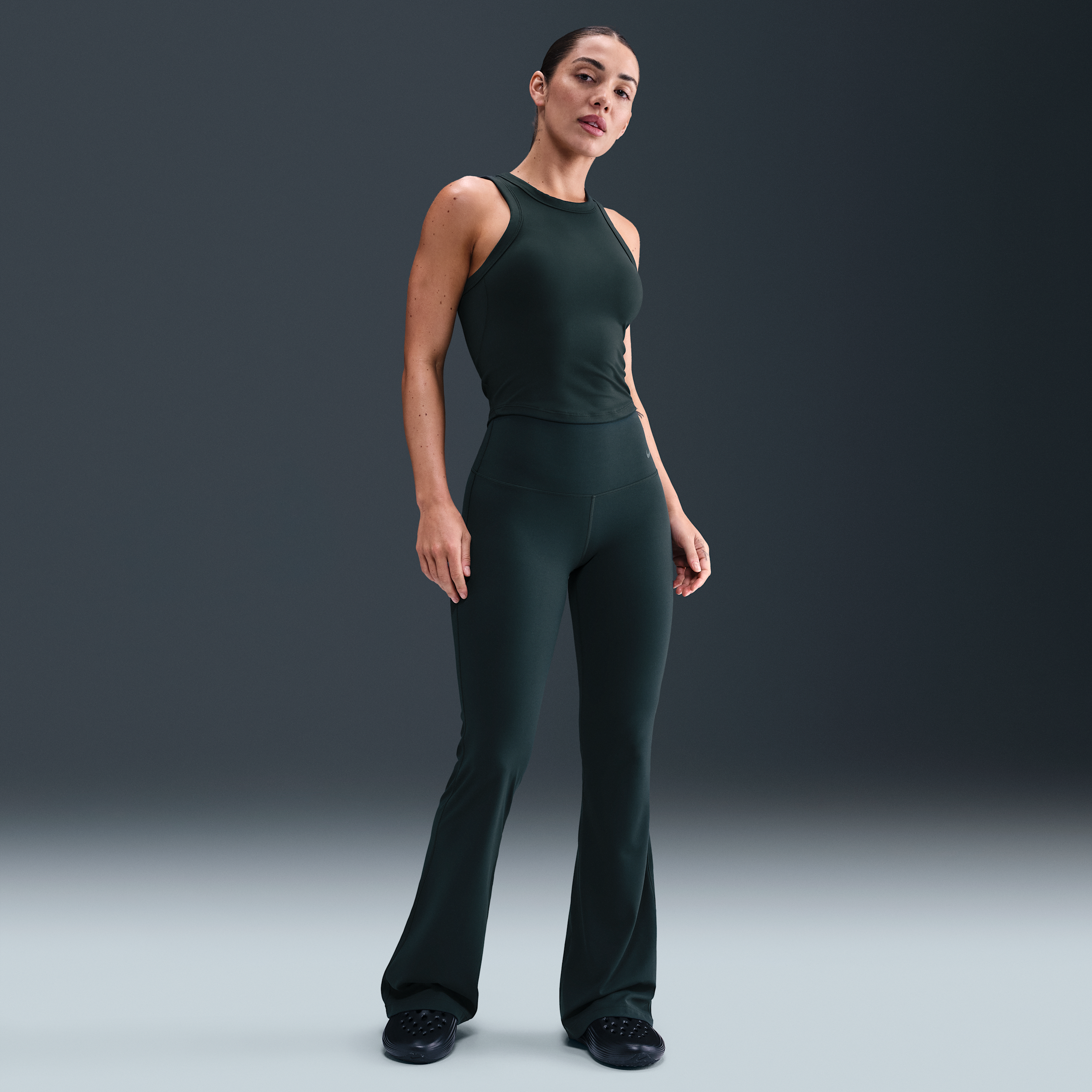 Thumbnail - Nike Zenvy Leggings mit hohem Bund und ausgestelltem Bein für Damen - Grün
