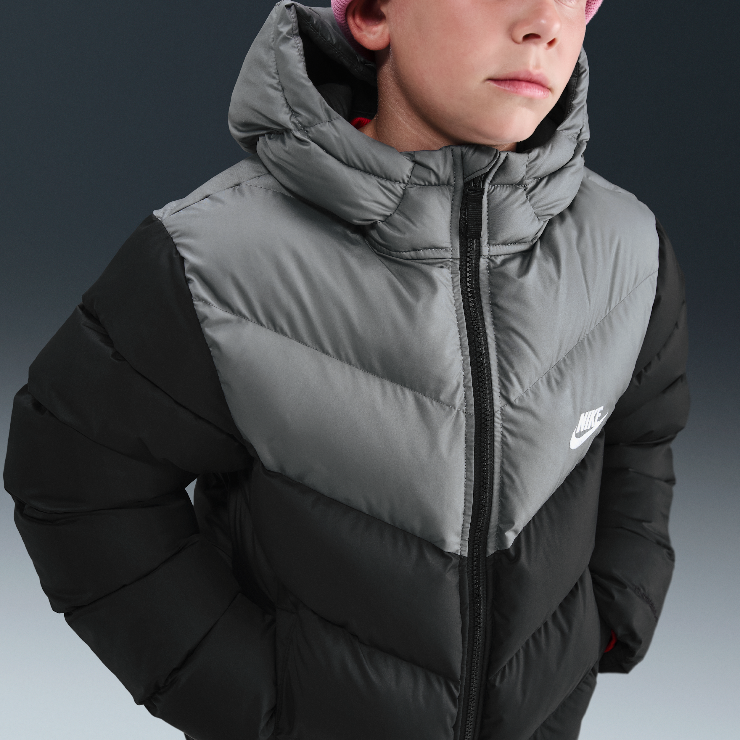 Thumbnail - Nike All Day Play Therma-FIT-Puffer-Jacke mit weiter Passform (ältere Kinder) - Schwarz