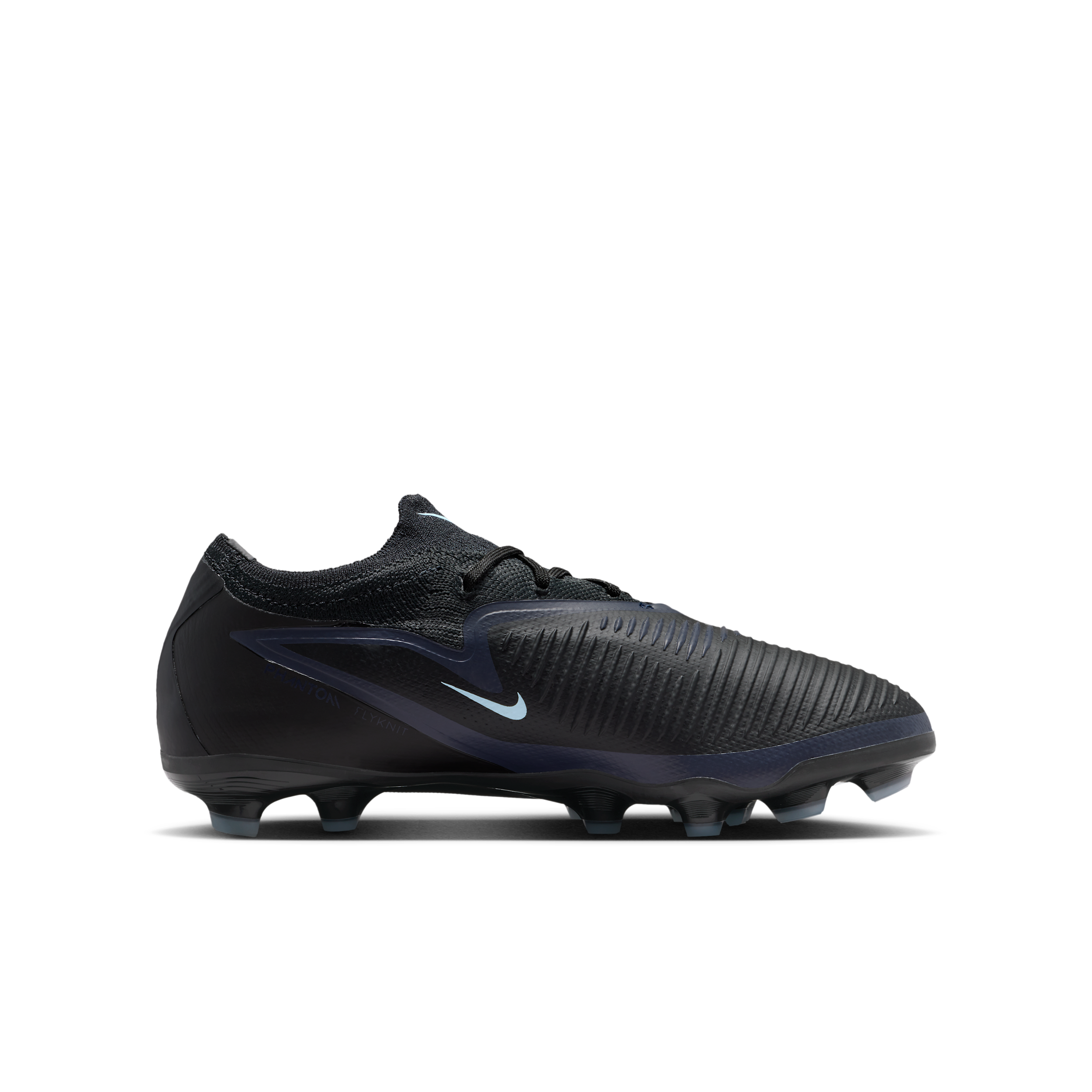 Thumbnail - Nike Jr. Phantom 6 Low Pro Fußballschuh für verschiedene Böden (ältere Kinder) - Schwarz