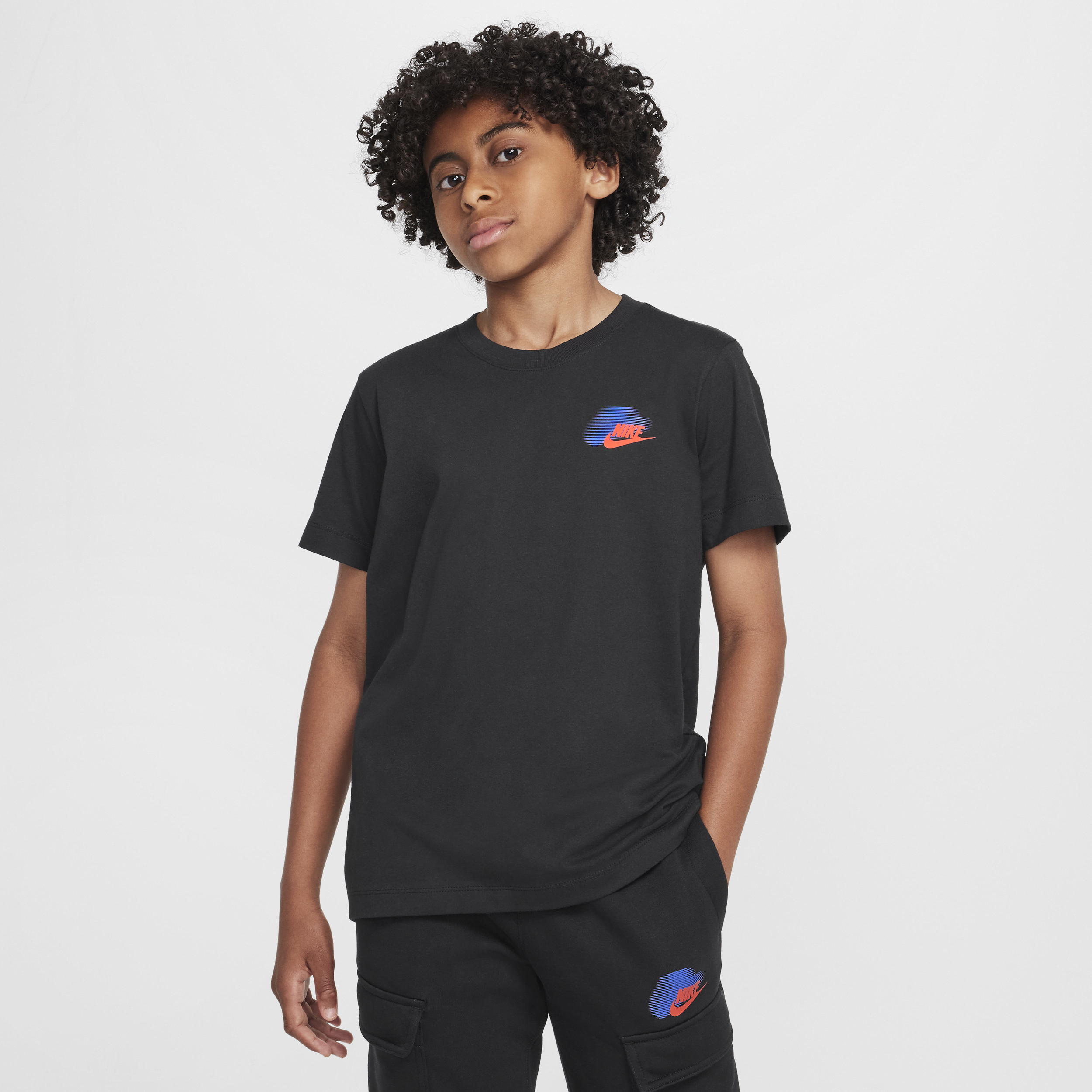 T-shirt à motif Nike Sportswear Standard Issue pour ado (garçon) - Noir