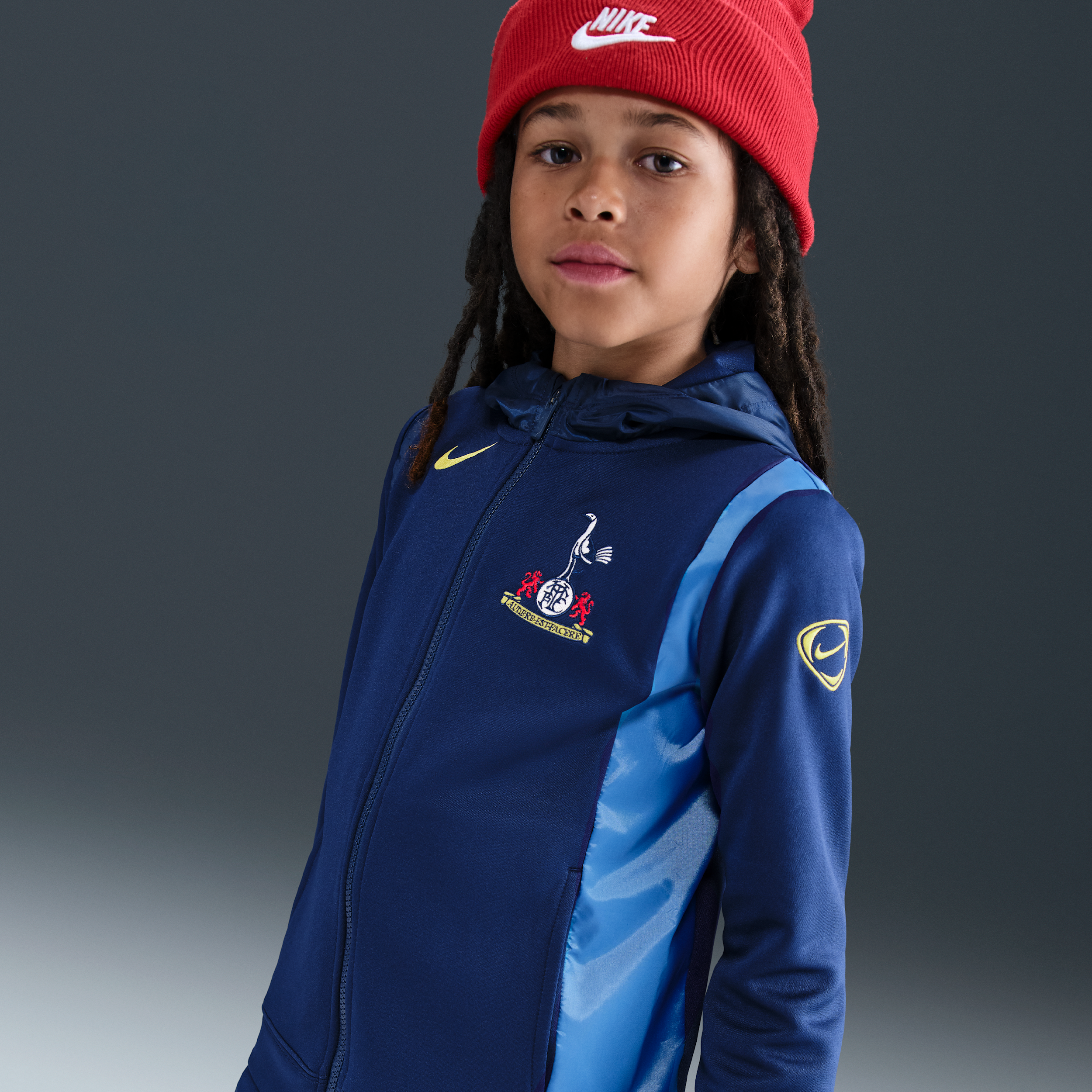 Thumbnail - Tottenham Hotspur Third Nike Total 90 Fußball-Trainingsanzug aus Webmaterial (ältere Kinder) - Blau