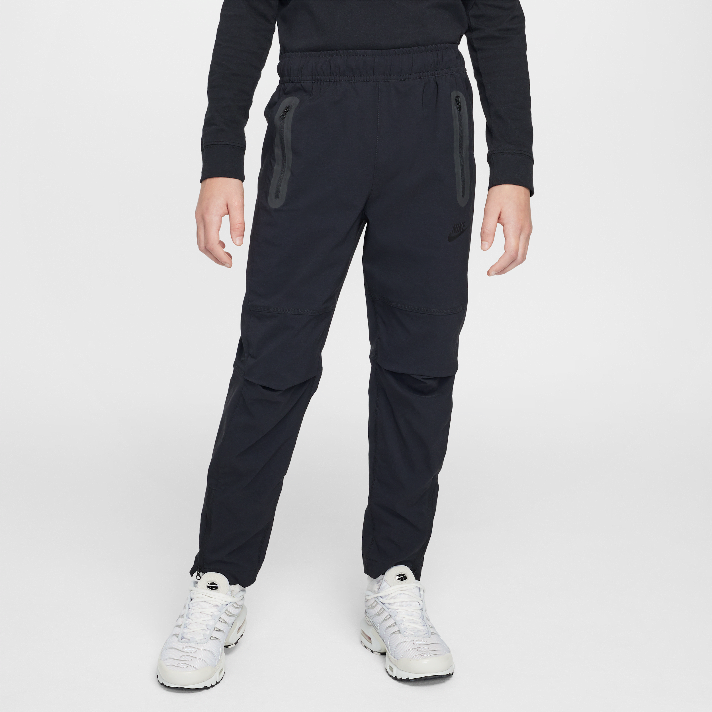 Nike Tech Older Kids' (Boys') Woven Trousers - Black - Nylon/Elastane