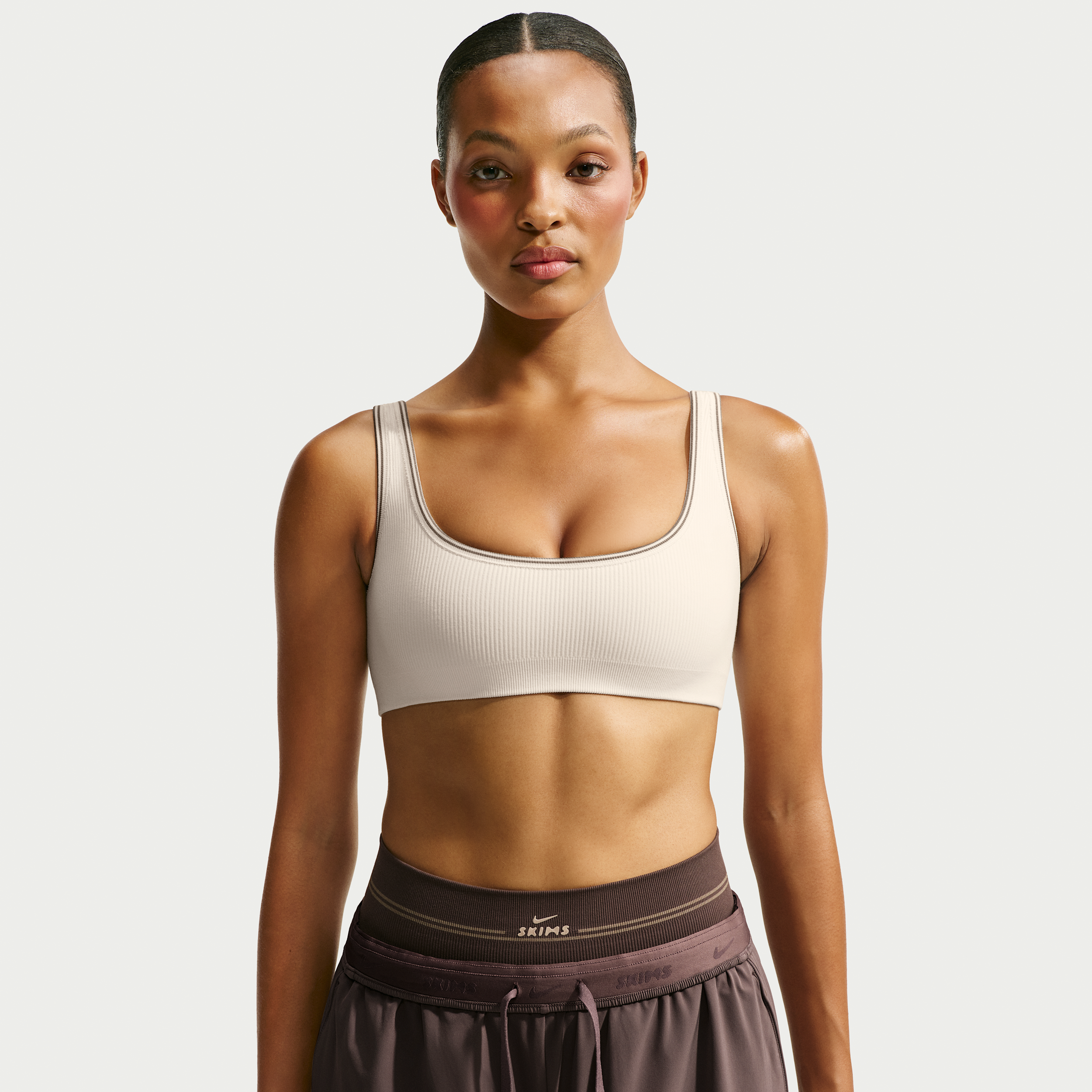 NikeSKIMS Ribbed Seamless Micro-Scoop-bh til kvinder - hvid