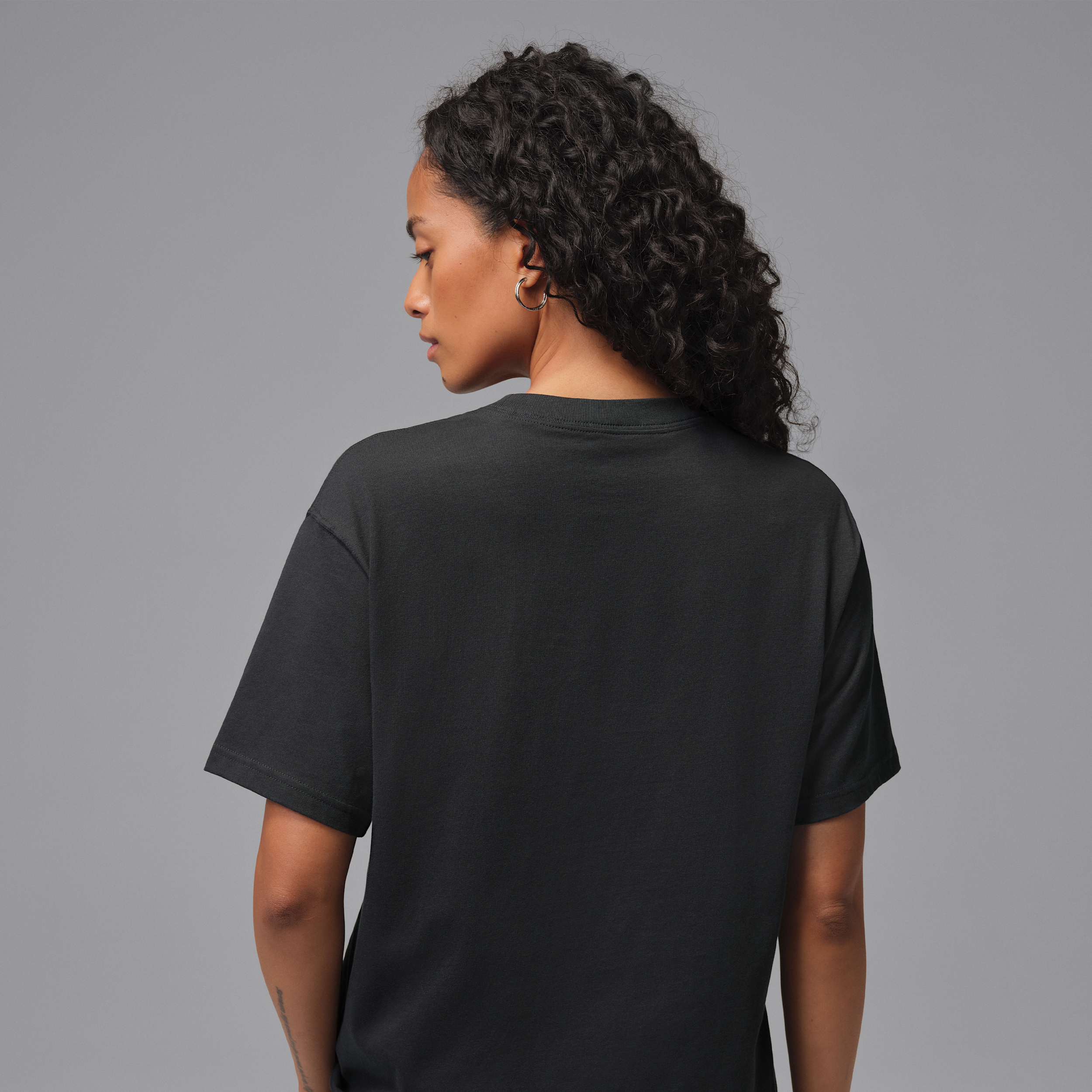 Thumbnail - Paris Saint-Germain Girlfriend-T-Shirt mit Grafik (Damen) - Grau