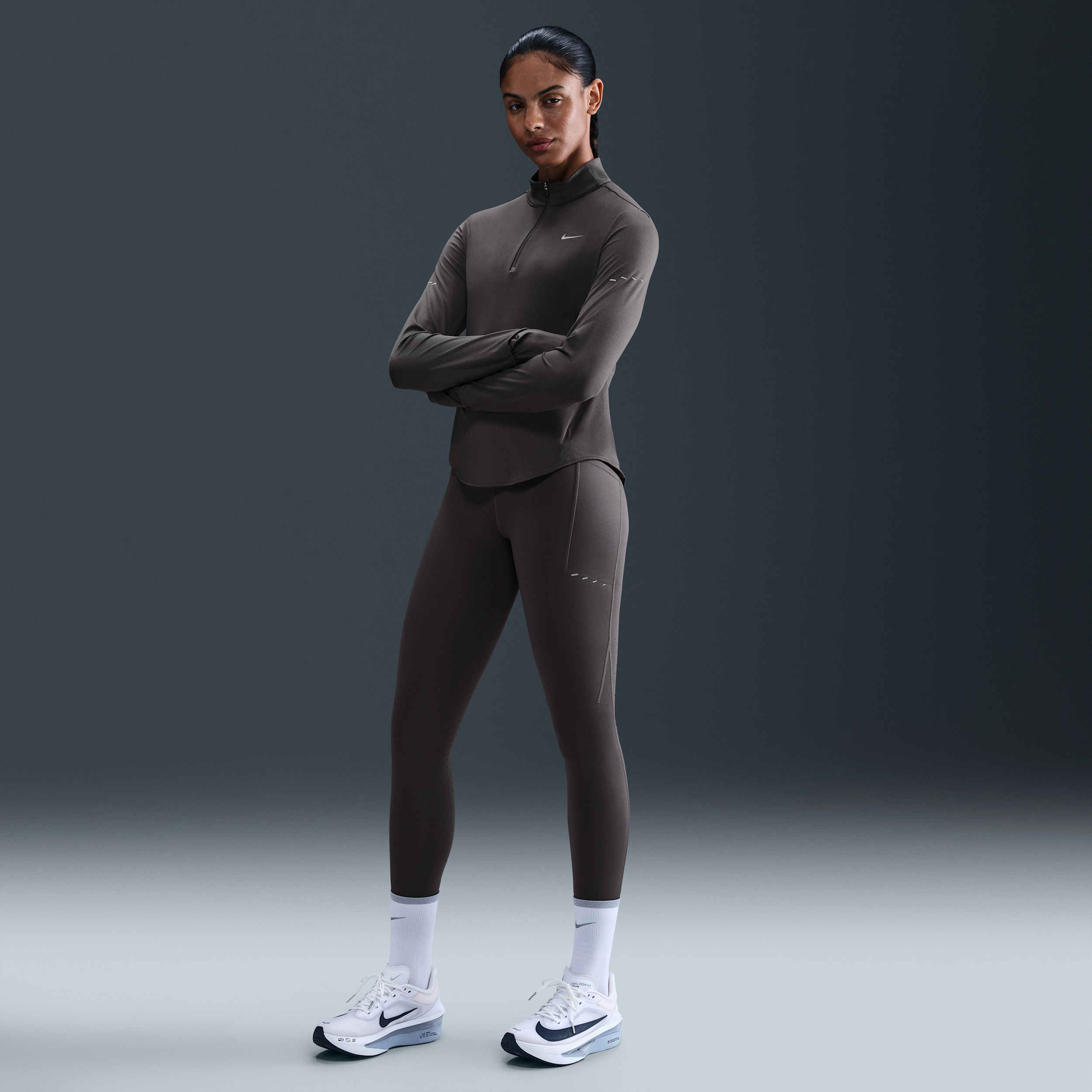 Thumbnail - Nike Swift 7/8-Lauf-Leggings mit hohem Bund und Taschen (Damen) - Grau