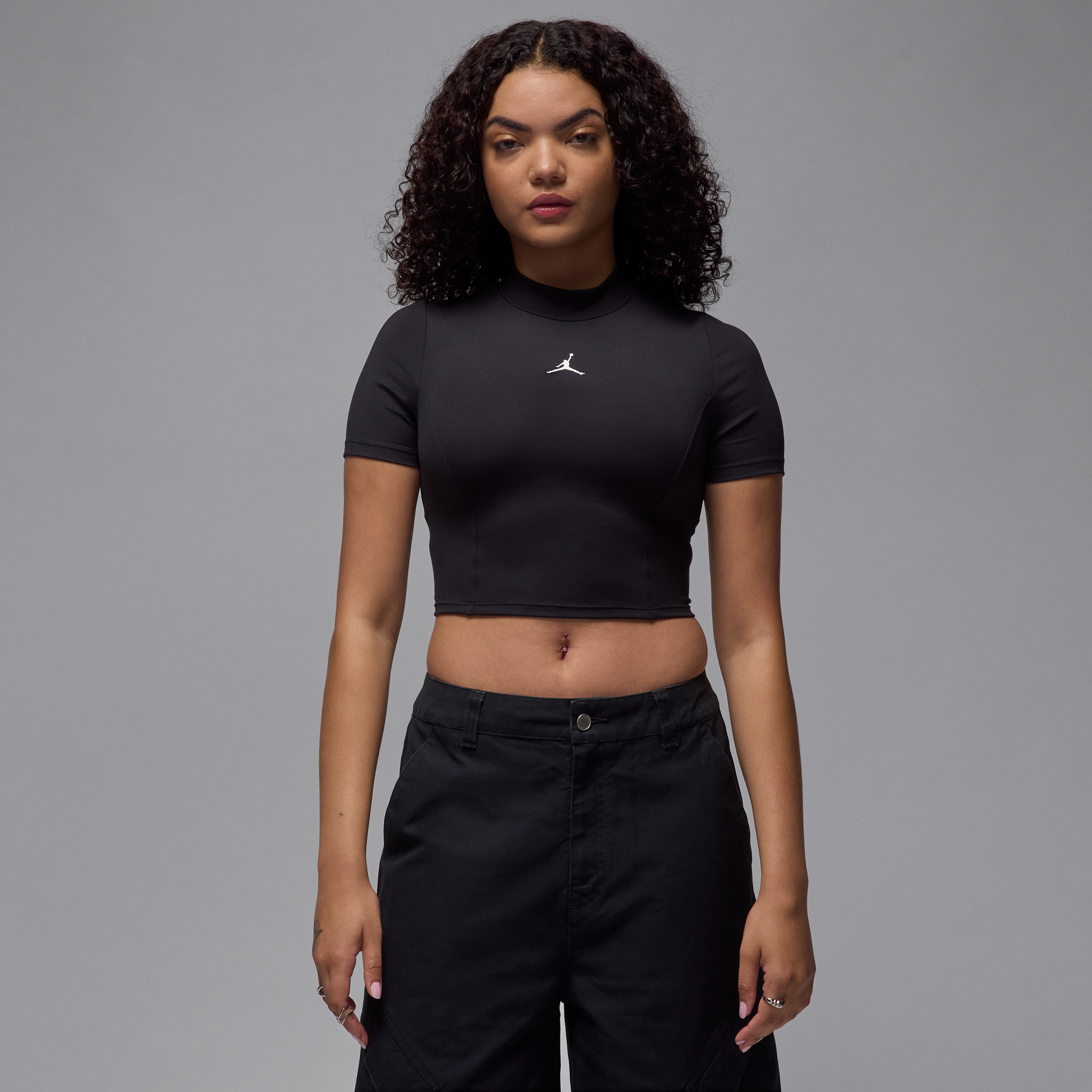 Thumbnail - Jordan Kurzarmshirt aus Strickmaterial mit verkürztem Schnitt (Damen) - Schwarz