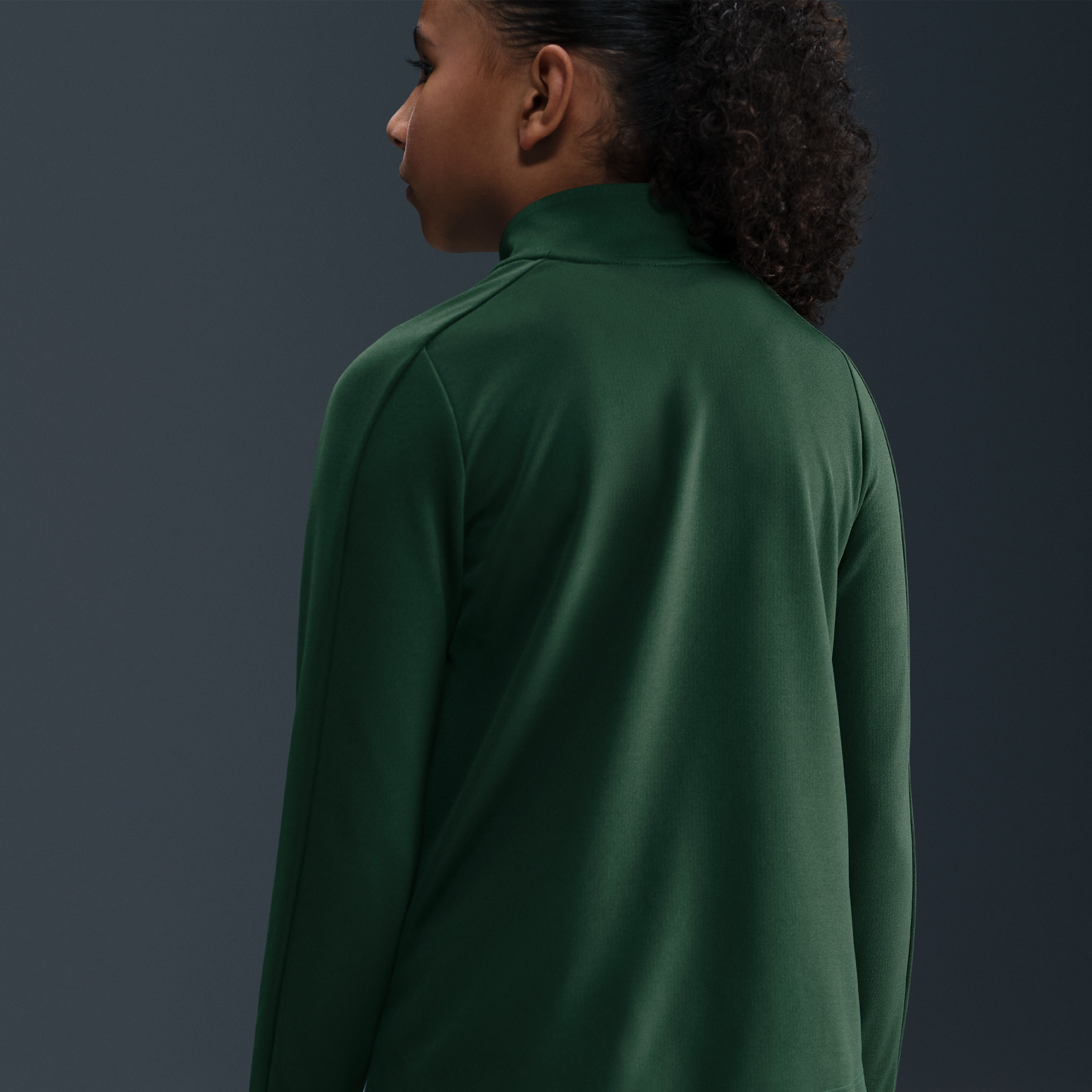 Thumbnail - Nike Pro Dri-FIT Oberteil mit Viertelreißverschluss (ältere Kinder, Mädchen) - Grün