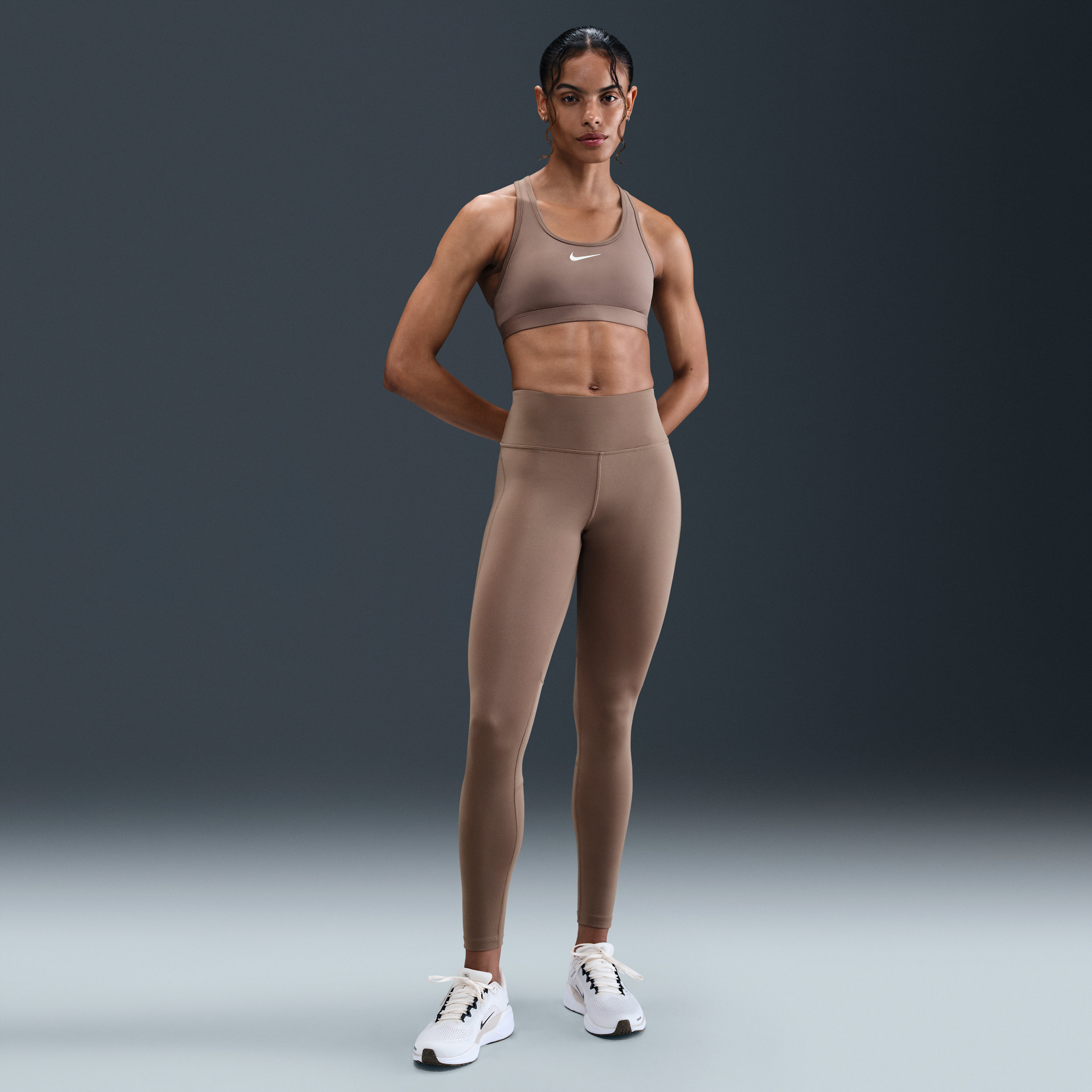 Nike Epic Fast Hardlooplegging met halfhoge taille en zak voor dames - Bruin