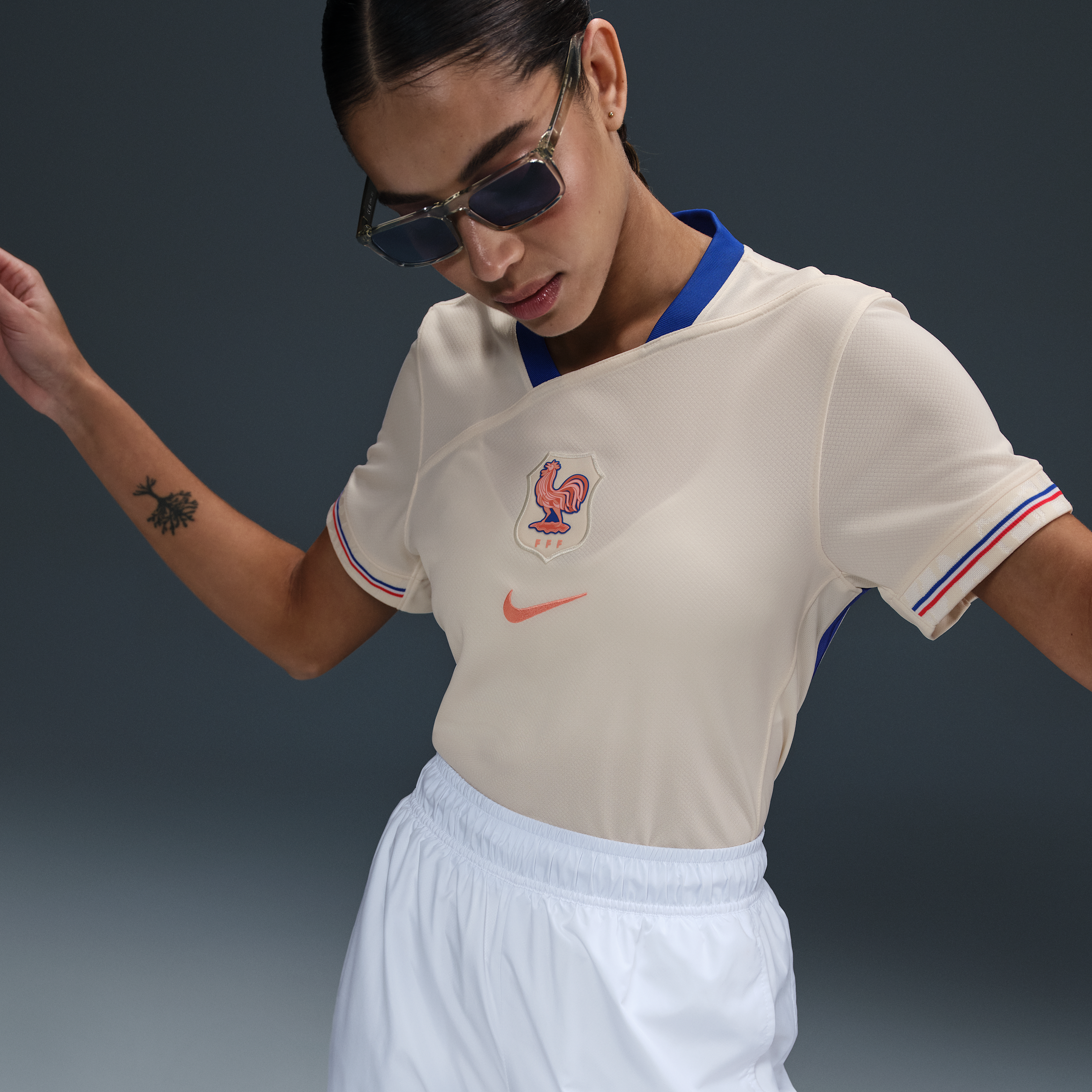 Thumbnail - FFF 2025 Stadium Away (Frauenteam) Nike Dri-FIT Replika-Fußballtrikot (Damen) - Braun
