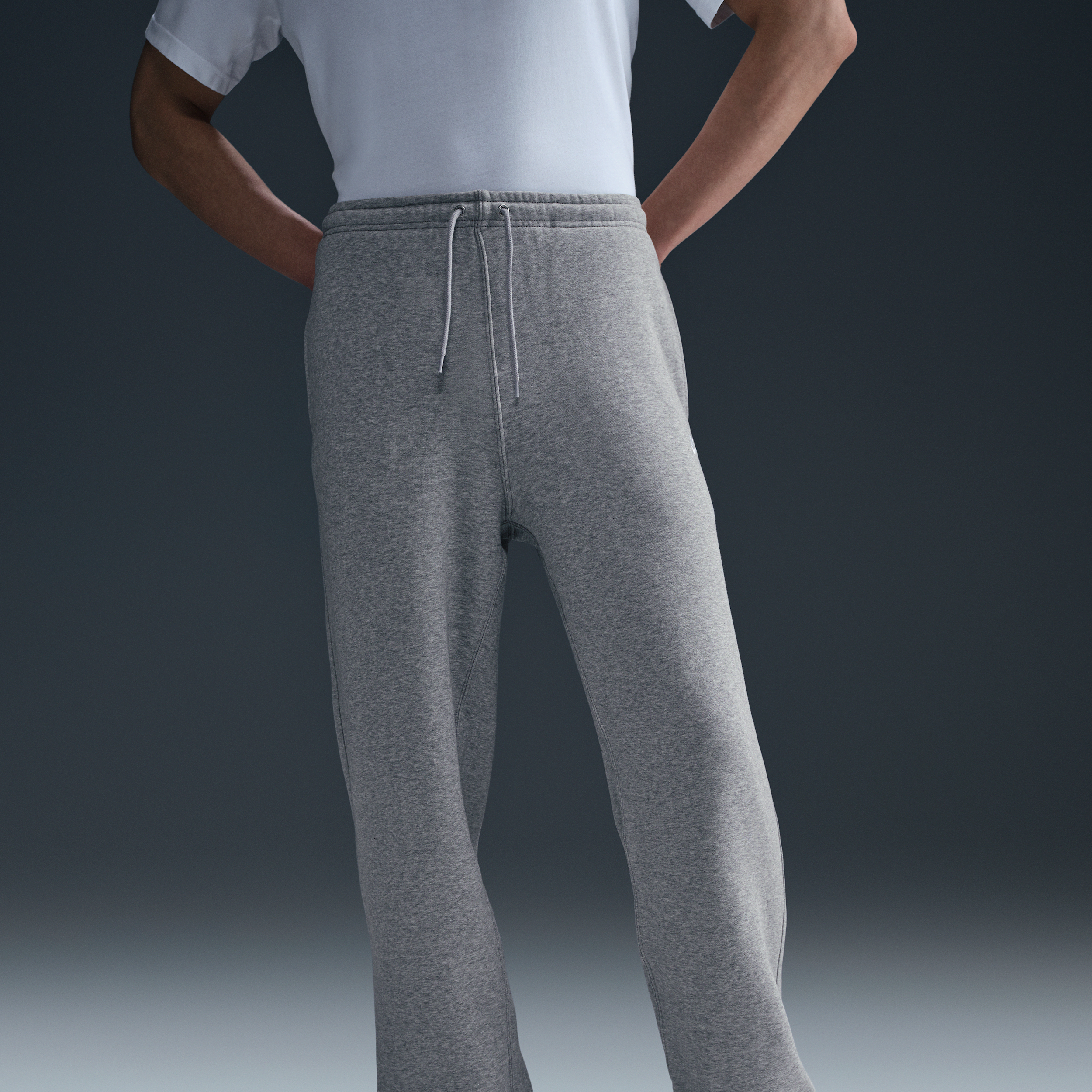Pantalon en Fleece à ourlet ouvert Nike Club pour homme - Gris
