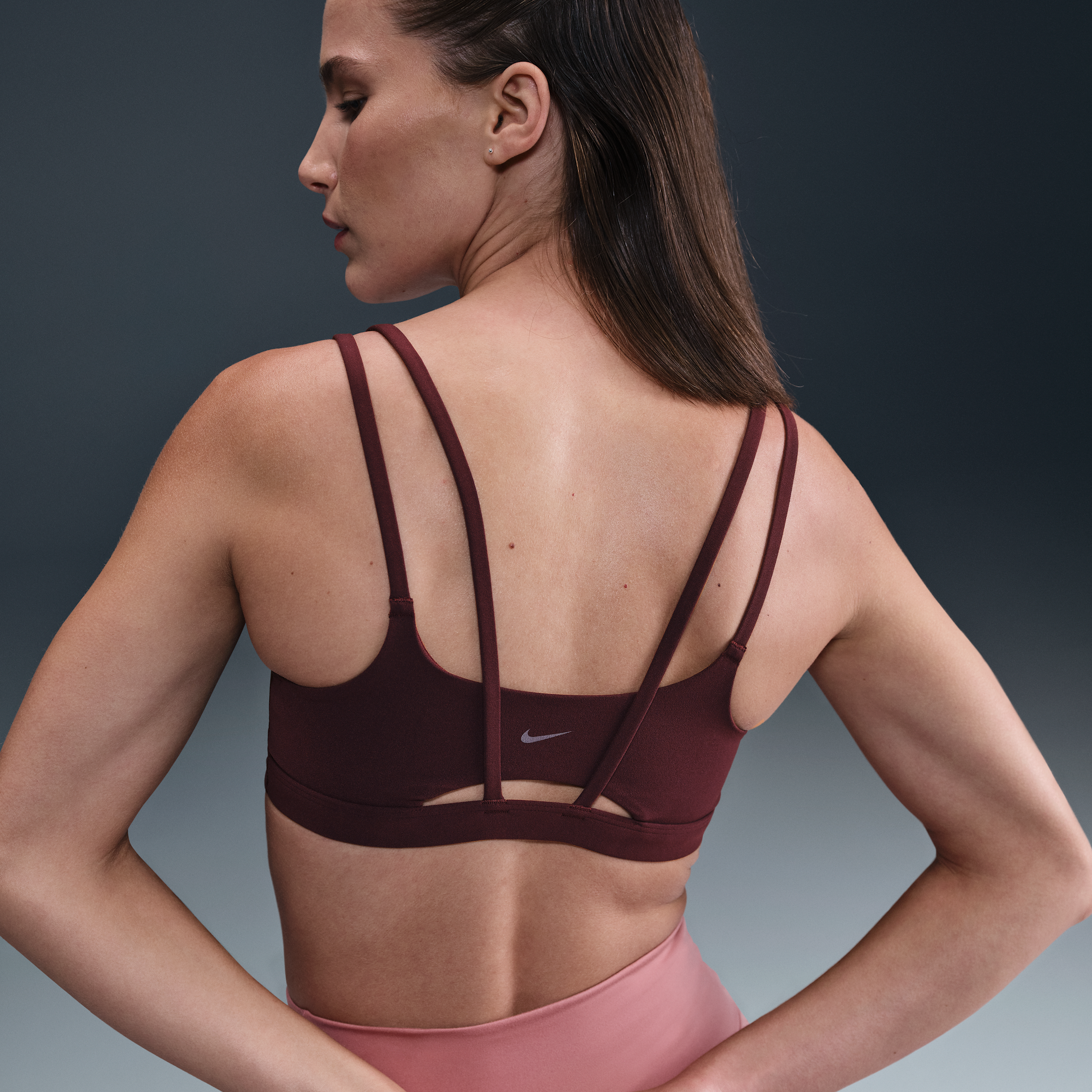 Nike Zenvy Strappy sport-bh met vulling en lichte ondersteuning - Rood