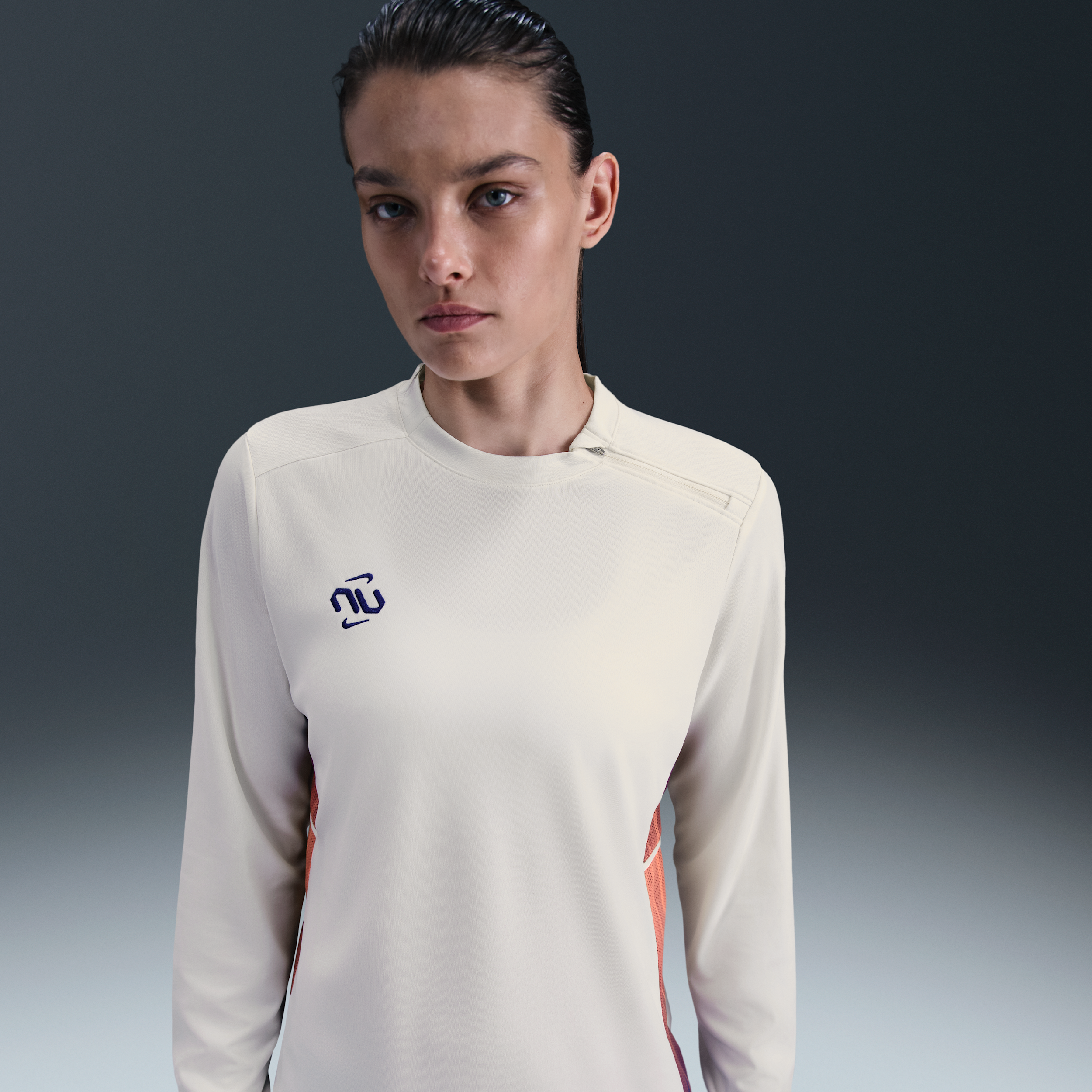Thumbnail - Nike United Academy Dri-FIT Fußballoberteil mit Rundhalsausschnitt (Damen) - Weiß