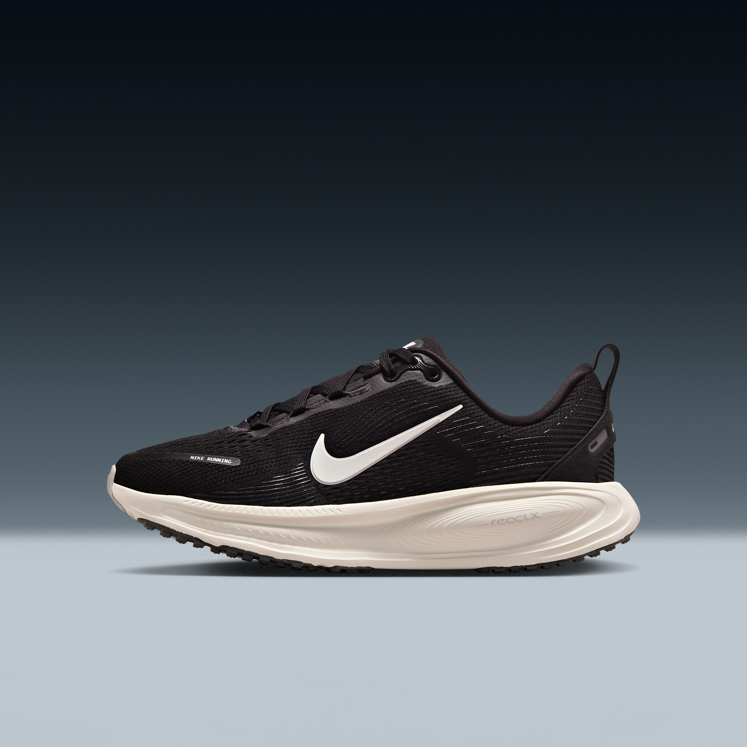 Nike Vomero 18 Older Kids' Road Running Shoes - Black