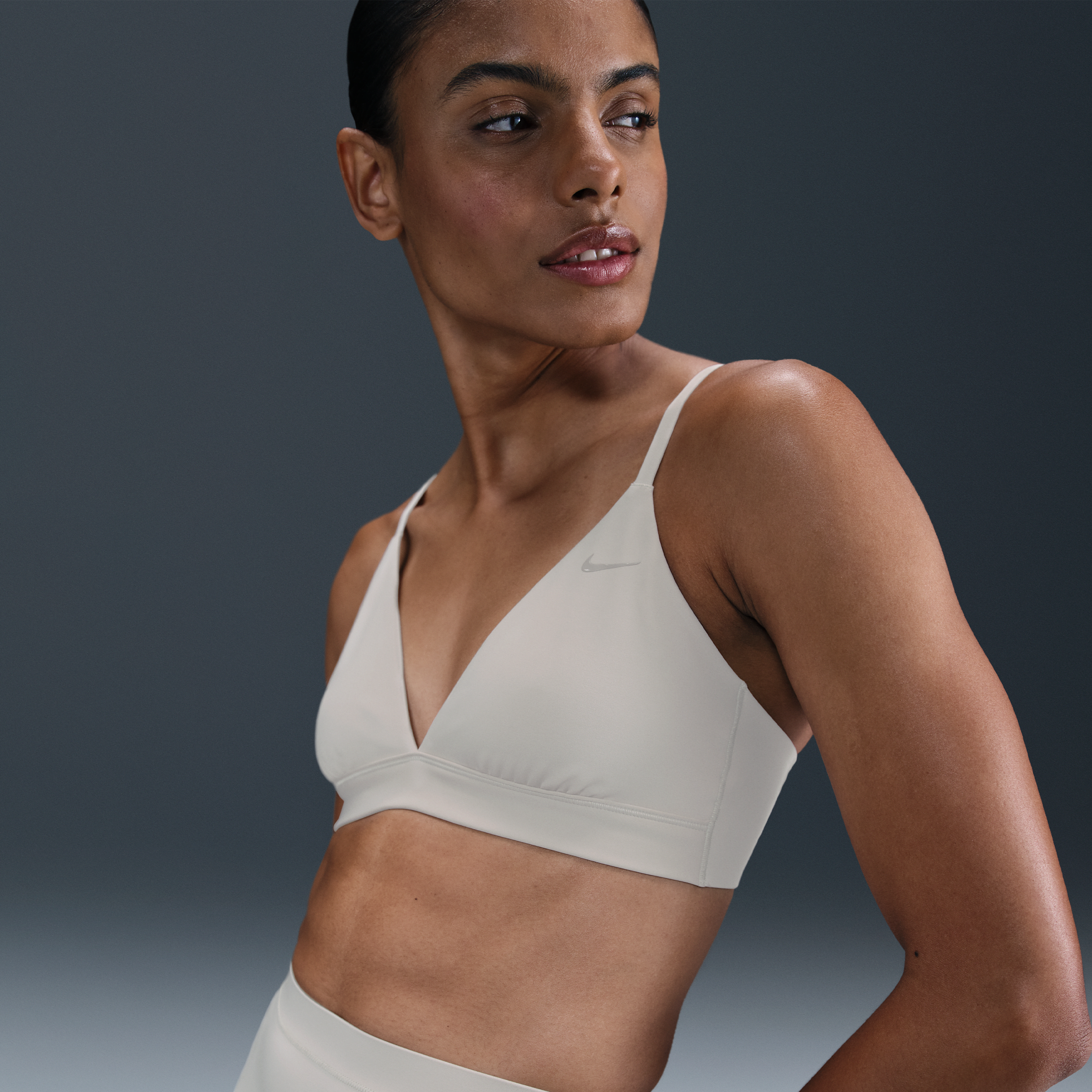 Nike Form non-padded triangle sport-bh met lichte ondersteuning - Bruin