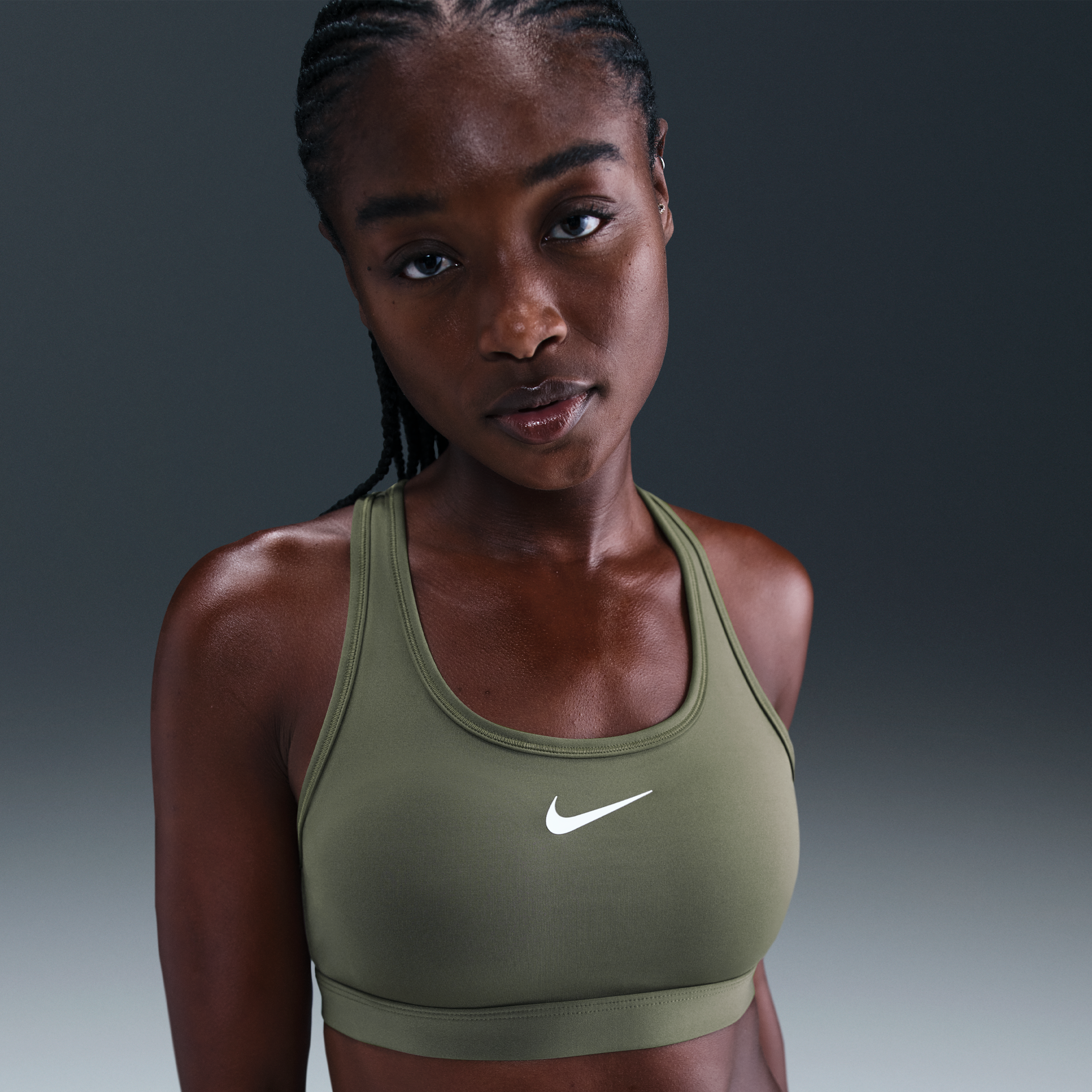 Nike Swoosh Medium-Support Womens Padded Sports Bra - Green - Polyester/Elastane